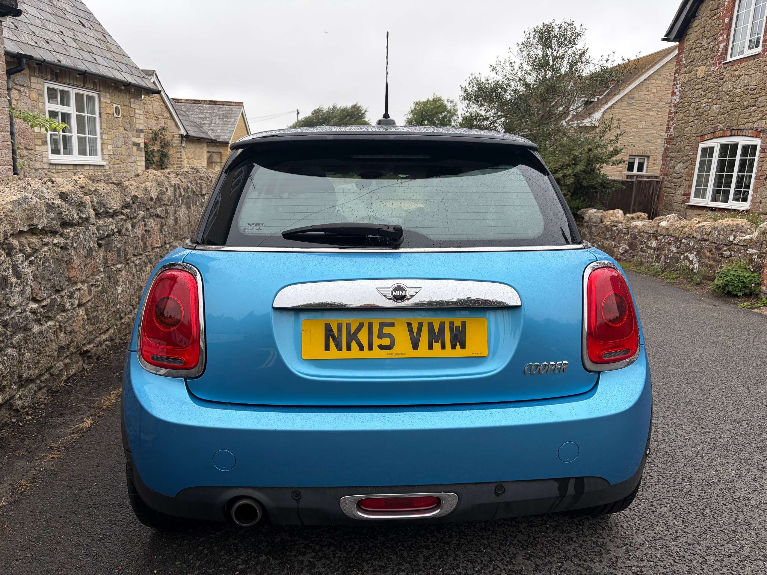 A 2015 MINI HATCH 1.5 Cooper Hatchback 3dr Petrol Auto Euro 6 (s/s) (136 ps) A 2015 MINI HATCH 1.5 Cooper Hatchback 3dr Petrol Auto Euro 6 (s/s) (136 ps)