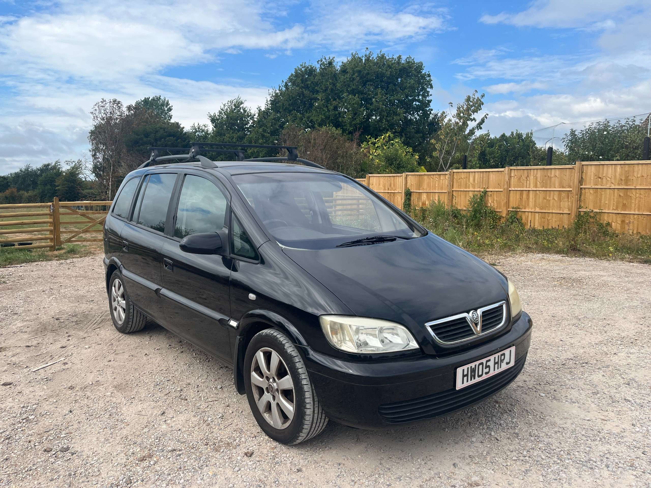 A 2005 VAUXHALL ZAFIRA 1.6i 16v Breeze MPV 5dr Petrol Manual (180 g/km, 99 bhp) A 2005 VAUXHALL ZAFIRA 1.6i 16v Breeze MPV 5dr Petrol Manual (180 g/km, 99 bhp)