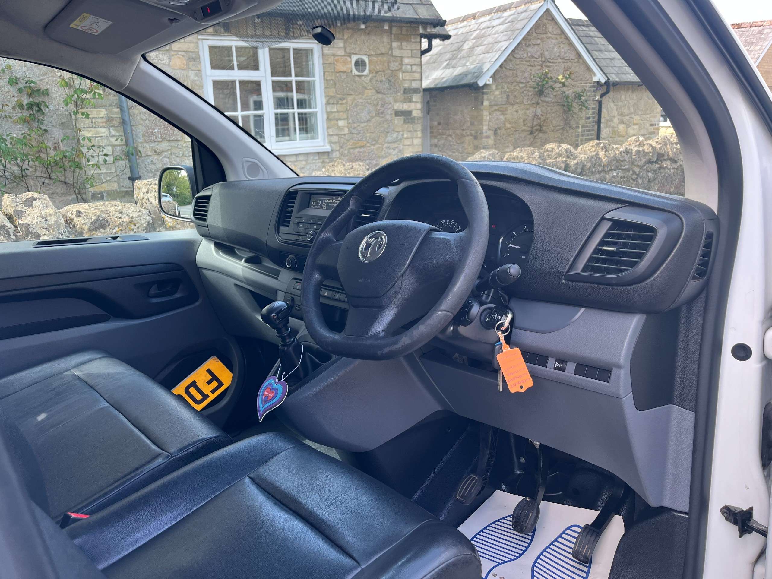 A 2019 VAUXHALL VIVARO 2.0 Turbo D 3100 Edition Crew Van Double Cab 5dr Diesel Manual L2 H1 Euro 6 (s/s) (120 ps) A 2019 VAUXHALL VIVARO 2.0 Turbo D 3100 Edition Crew Van Double Cab 5dr Diesel Manual L2 H1 Euro 6 (s/s) (120 ps)