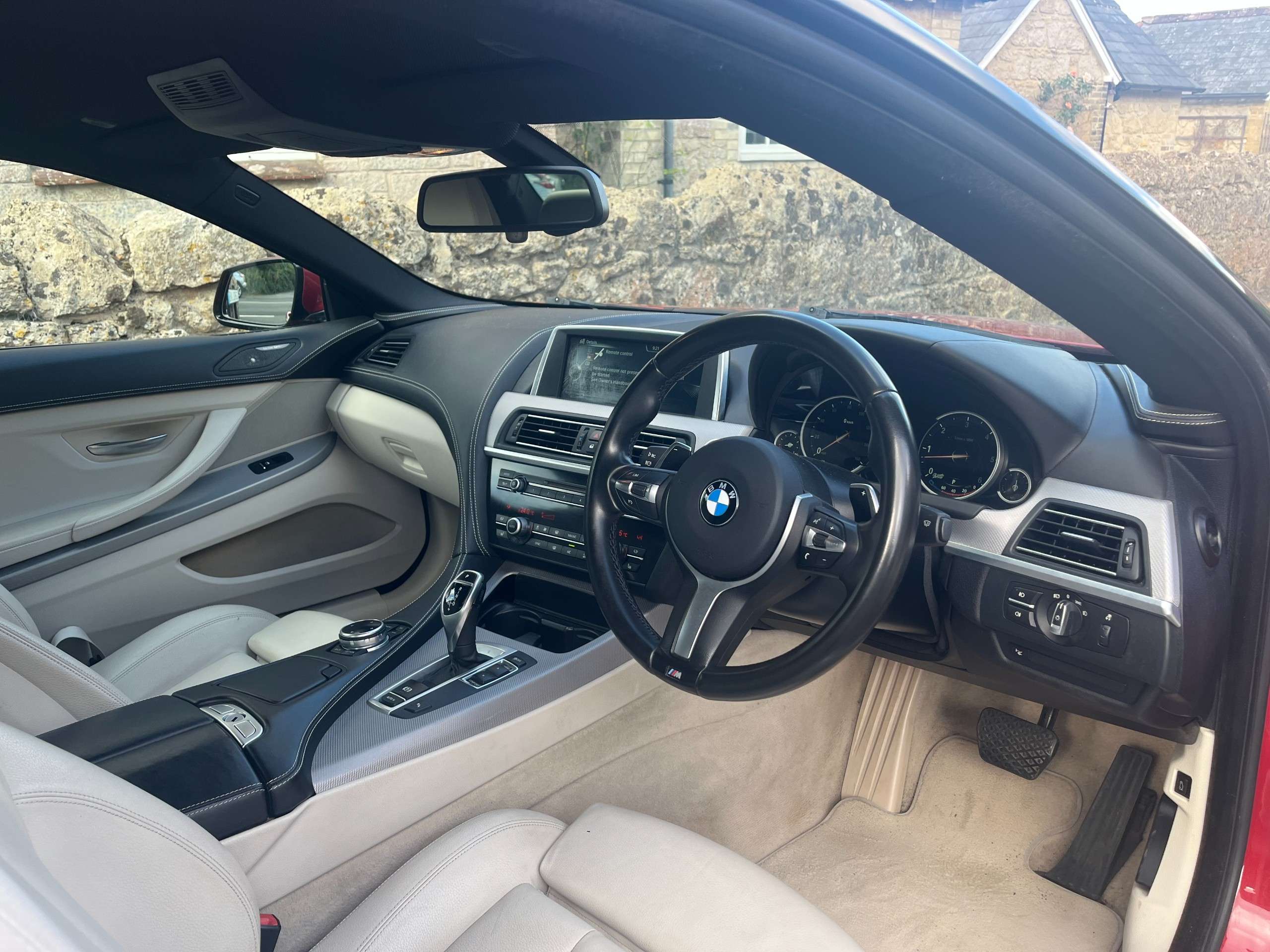 A 2014 BMW 6 SERIES 3.0 640d M Sport Coupe 2dr Diesel Auto Euro 5 (s/s) (313 ps) A 2014 BMW 6 SERIES 3.0 640d M Sport Coupe 2dr Diesel Auto Euro 5 (s/s) (313 ps)