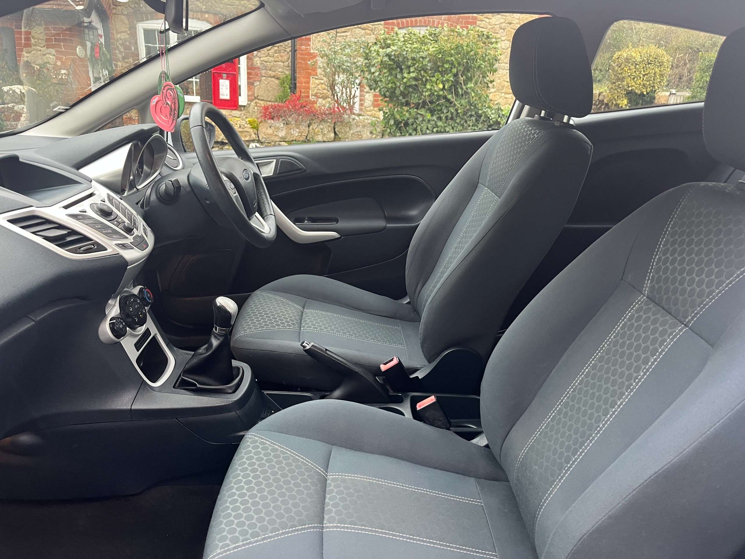 2011 FORD FIESTA 2011 FORD FIESTA