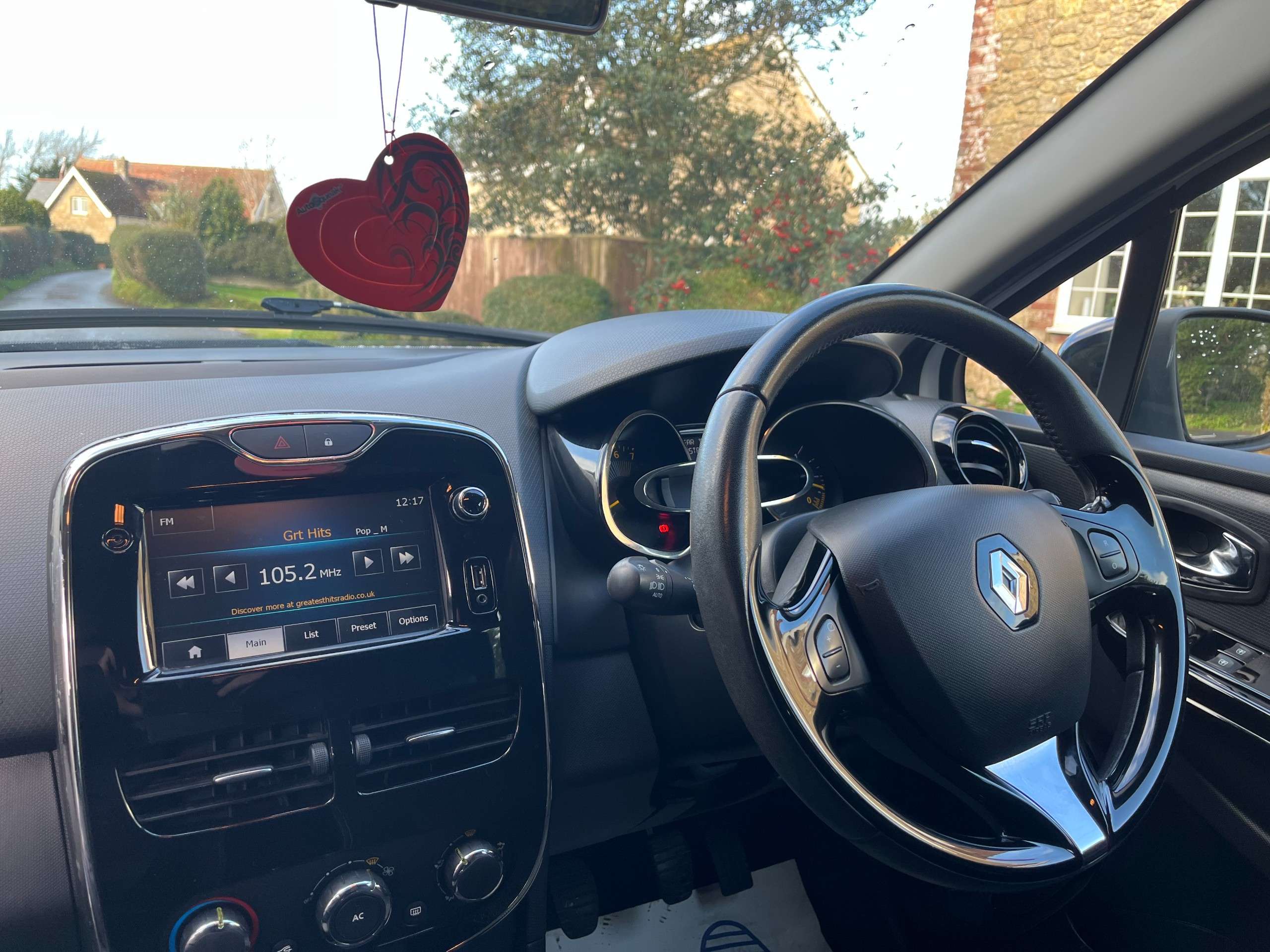 2013 RENAULT CLIO 2013 RENAULT CLIO