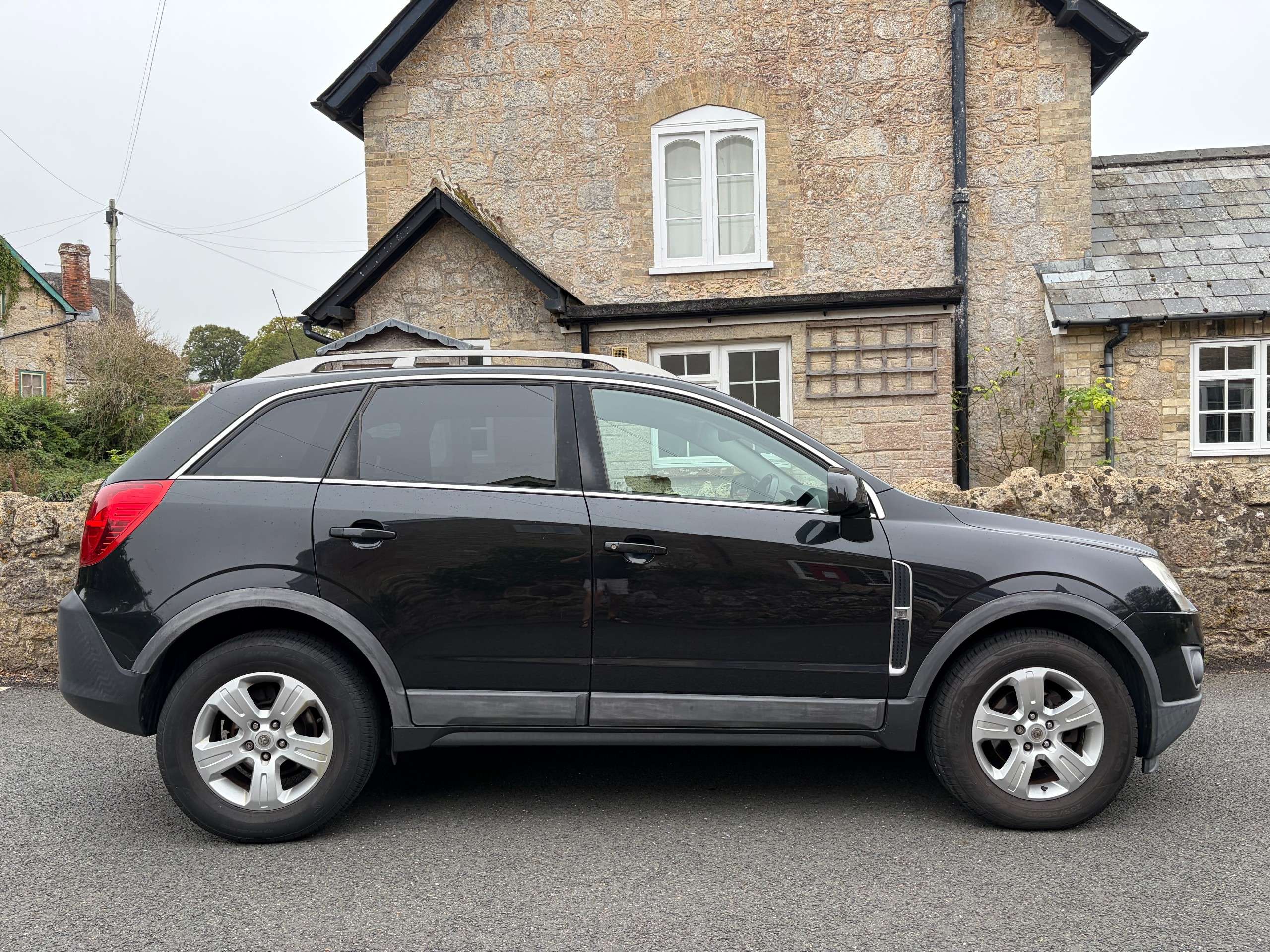 A 2014 VAUXHALL ANTARA 2.2 CDTi Exclusiv SUV 5dr Diesel Manual 2WD Euro 5 (s/s) (163 ps) A 2014 VAUXHALL ANTARA 2.2 CDTi Exclusiv SUV 5dr Diesel Manual 2WD Euro 5 (s/s) (163 ps)