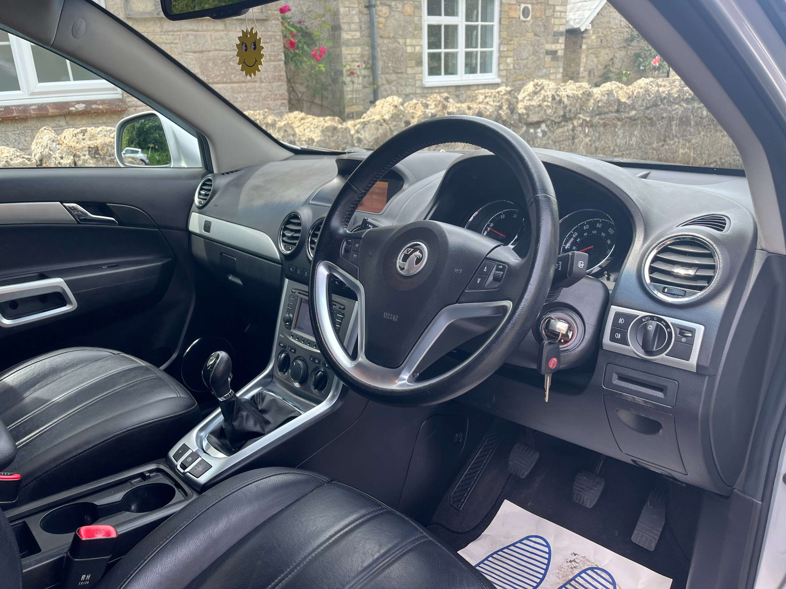 A 2012 VAUXHALL ANTARA 2.2 CDTi SE SUV 5dr Diesel Manual 4WD Euro 5 (s/s) (SNav) (163 ps) A 2012 VAUXHALL ANTARA 2.2 CDTi SE SUV 5dr Diesel Manual 4WD Euro 5 (s/s) (SNav) (163 ps)