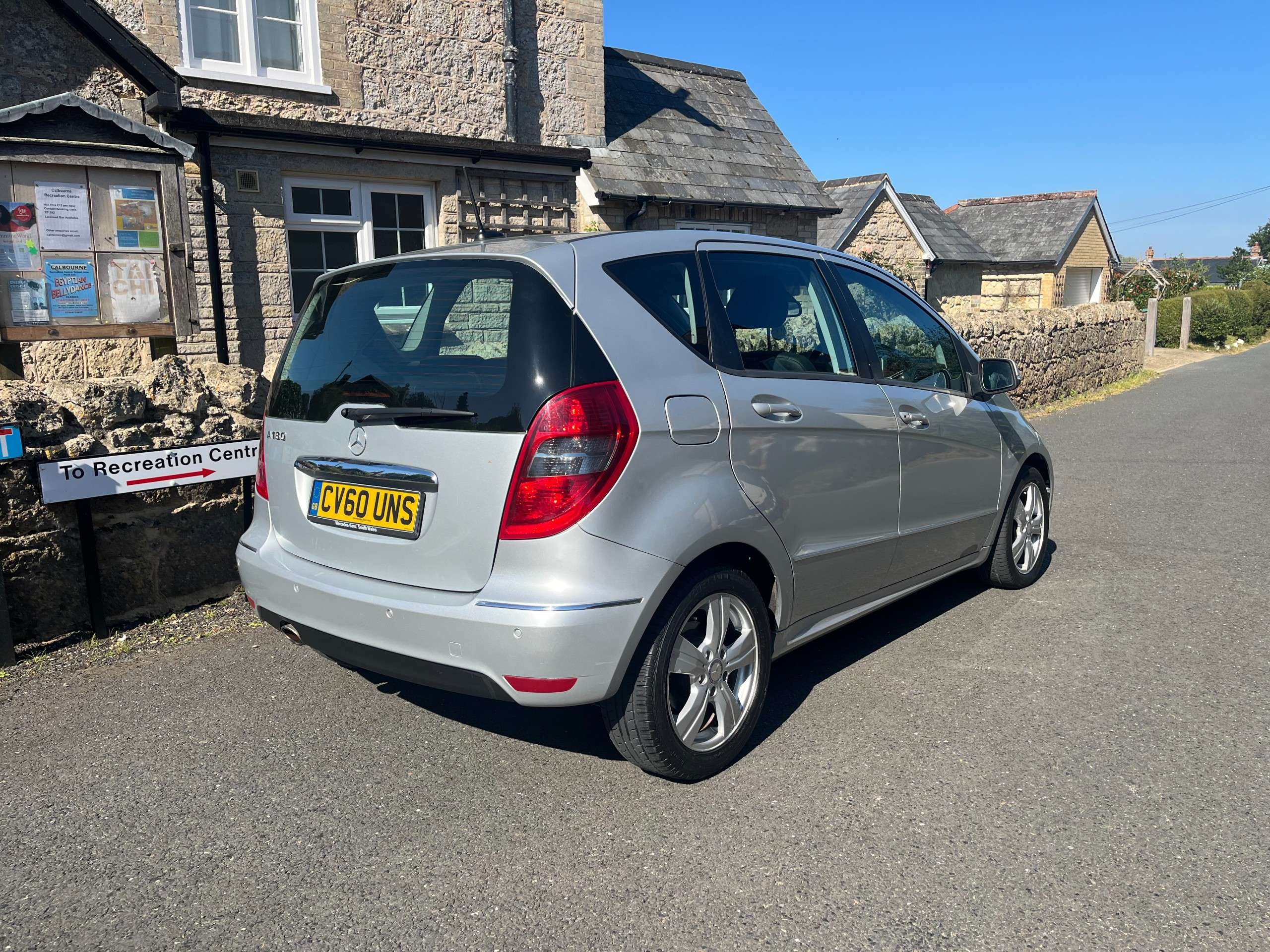 A 2010 MERCEDES-BENZ A CLASS 1.7 A180 Avantgarde SE Hatchback 5dr Petrol CVT (166 g/km, 116 bhp) A 2010 MERCEDES-BENZ A CLASS 1.7 A180 Avantgarde SE Hatchback 5dr Petrol CVT (166 g/km, 116 bhp)