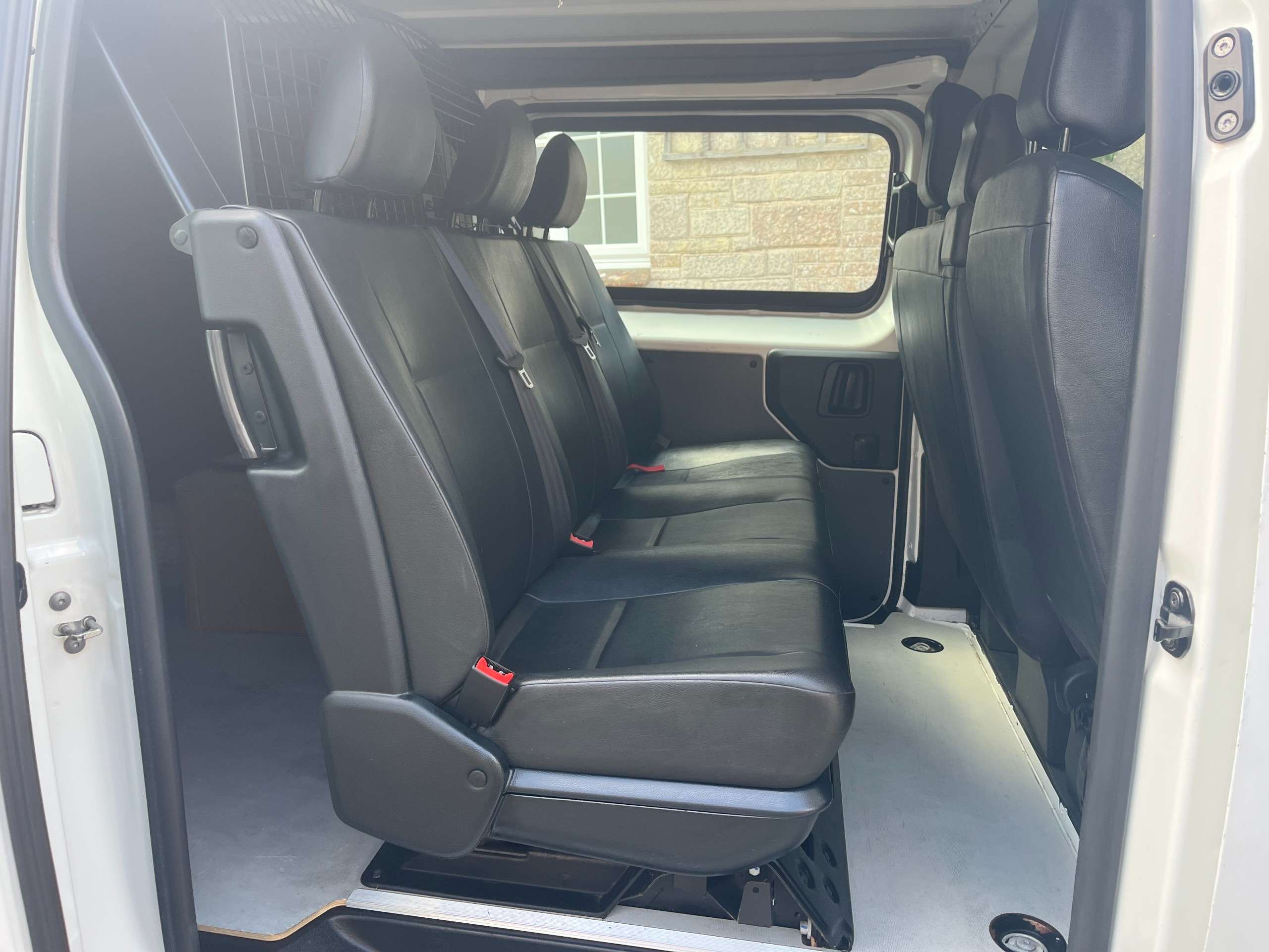 A 2019 VAUXHALL VIVARO 2.0 Turbo D 3100 Edition Crew Van Double Cab 5dr Diesel Manual L2 H1 Euro 6 (s/s) (120 ps) A 2019 VAUXHALL VIVARO 2.0 Turbo D 3100 Edition Crew Van Double Cab 5dr Diesel Manual L2 H1 Euro 6 (s/s) (120 ps)