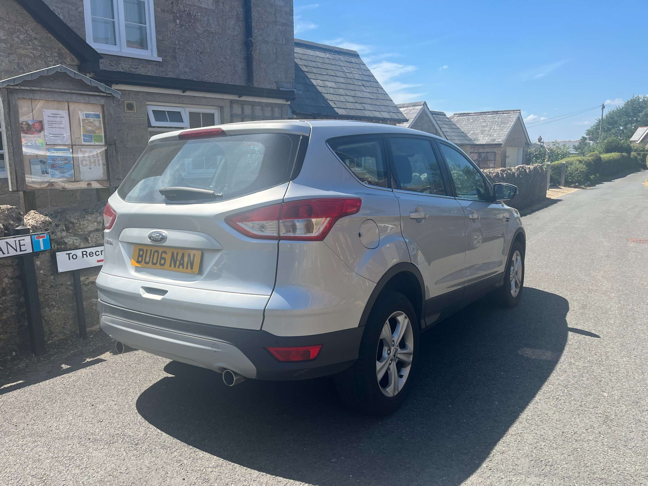 A 2015 FORD KUGA 2.0 TDCi Zetec SUV 5dr Diesel Manual 2WD Euro 6 (s/s) (150 ps) A 2015 FORD KUGA 2.0 TDCi Zetec SUV 5dr Diesel Manual 2WD Euro 6 (s/s) (150 ps)