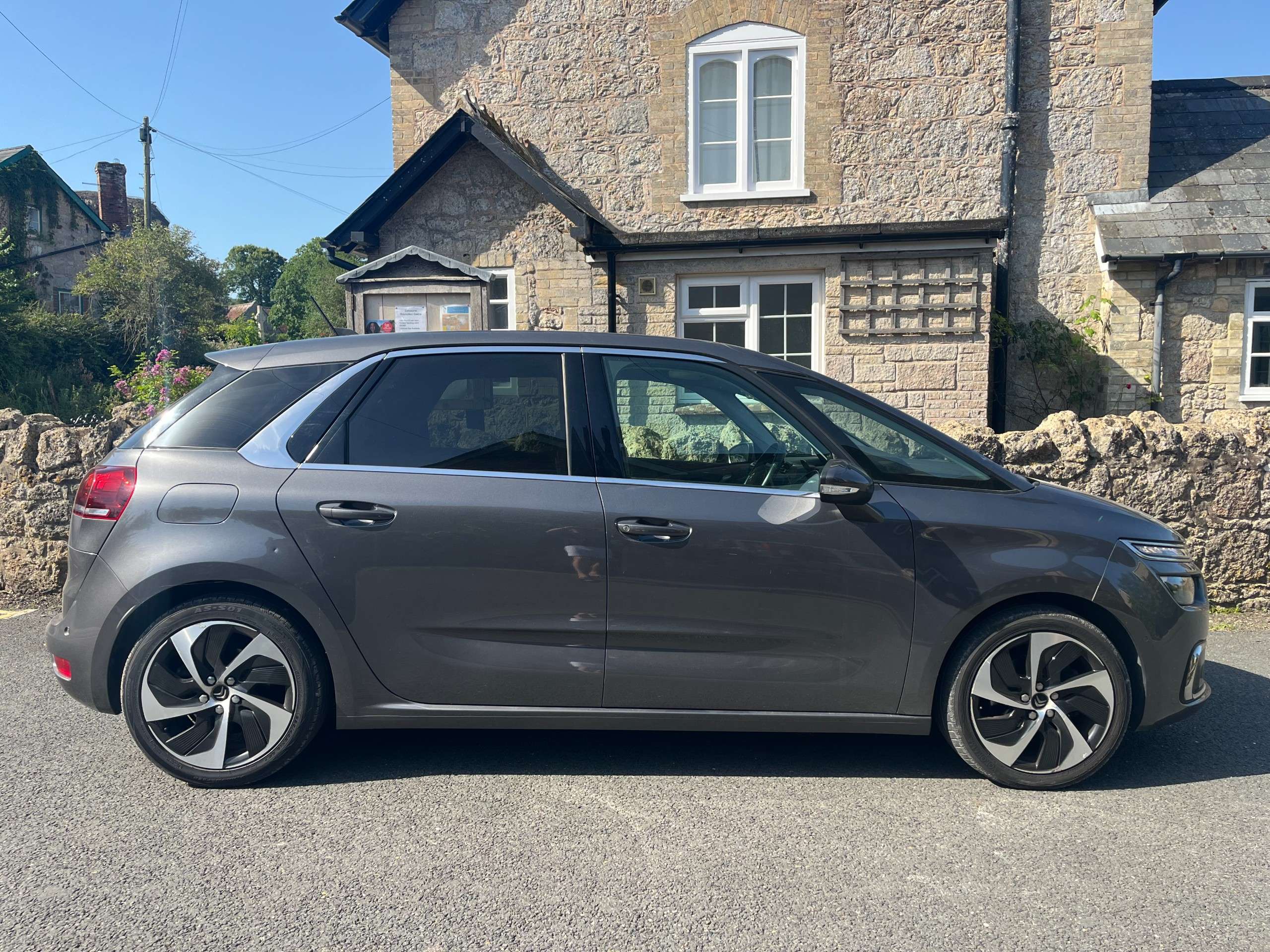 A 2018 CITROEN C4 2.0 BlueHDi Flair MPV 5dr Diesel EAT8 Euro 6 (s/s) (160 ps) A 2018 CITROEN C4 2.0 BlueHDi Flair MPV 5dr Diesel EAT8 Euro 6 (s/s) (160 ps)