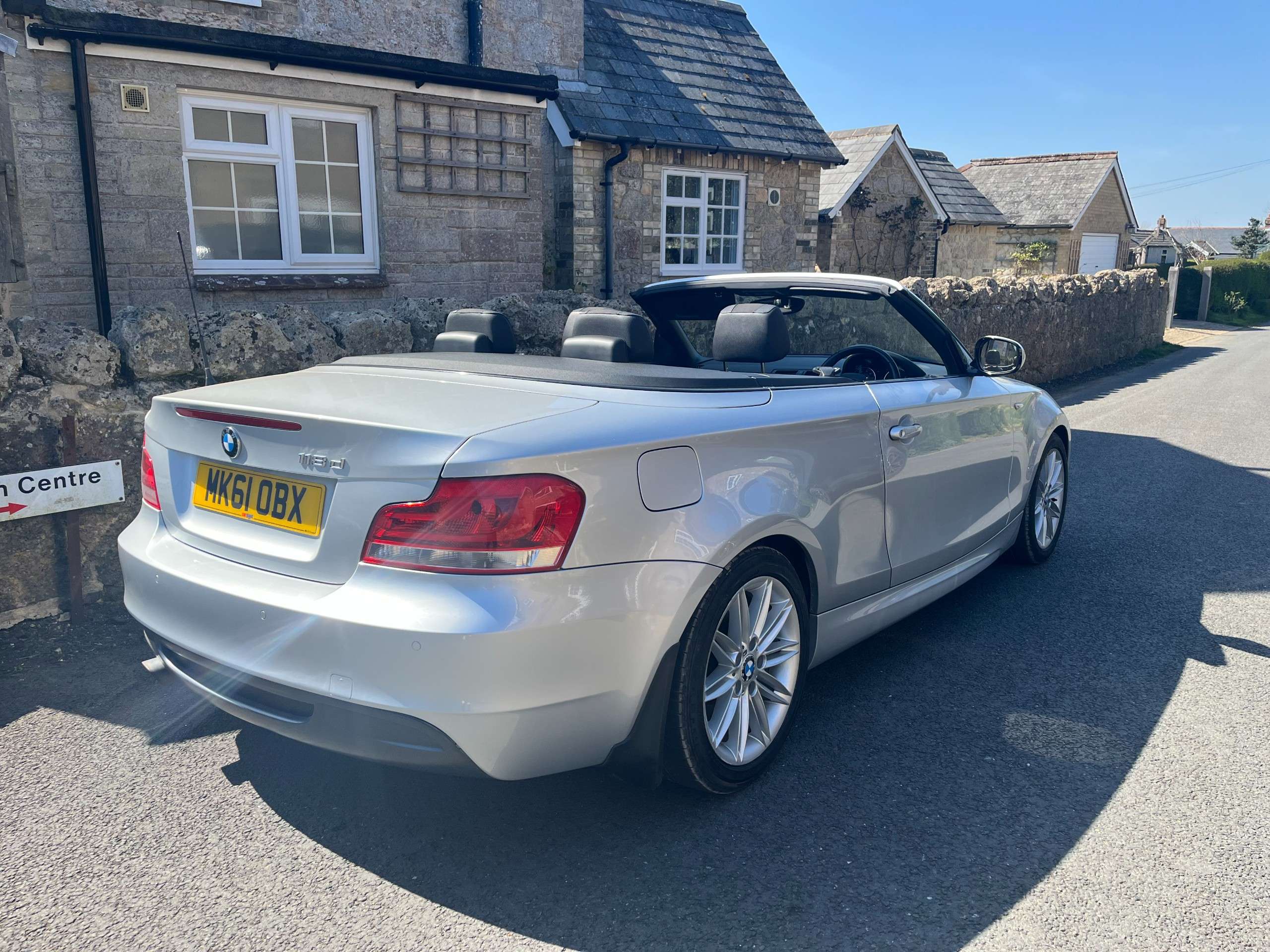 A 2011 BMW 1 SERIES 118D M SPORT 2-Door A 2011 BMW 1 SERIES 118D M SPORT 2-Door