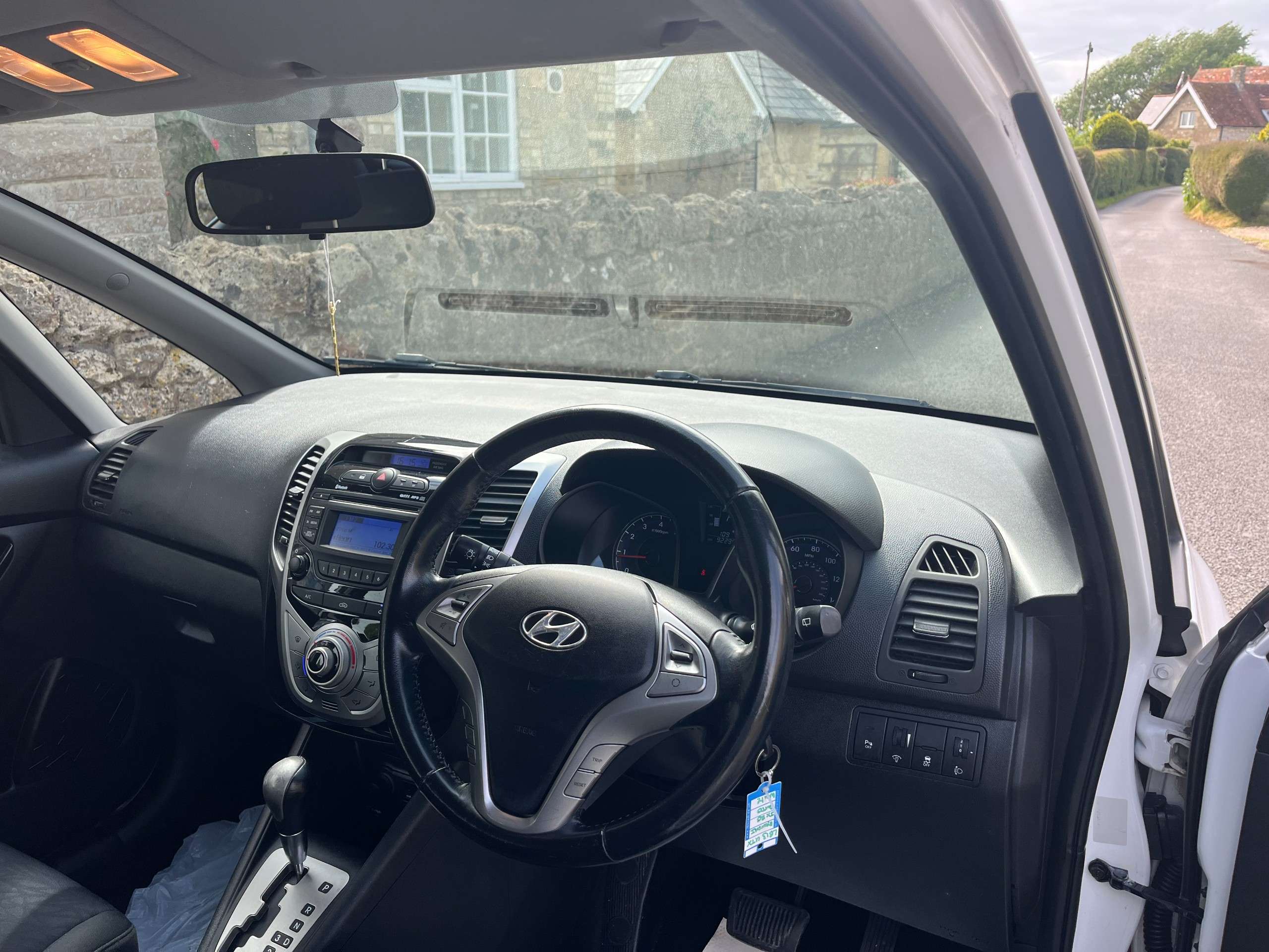 A 2013 HYUNDAI IX20 1.6 Active Hatchback 5dr Petrol Auto Euro 5 (123 bhp) A 2013 HYUNDAI IX20 1.6 Active Hatchback 5dr Petrol Auto Euro 5 (123 bhp)