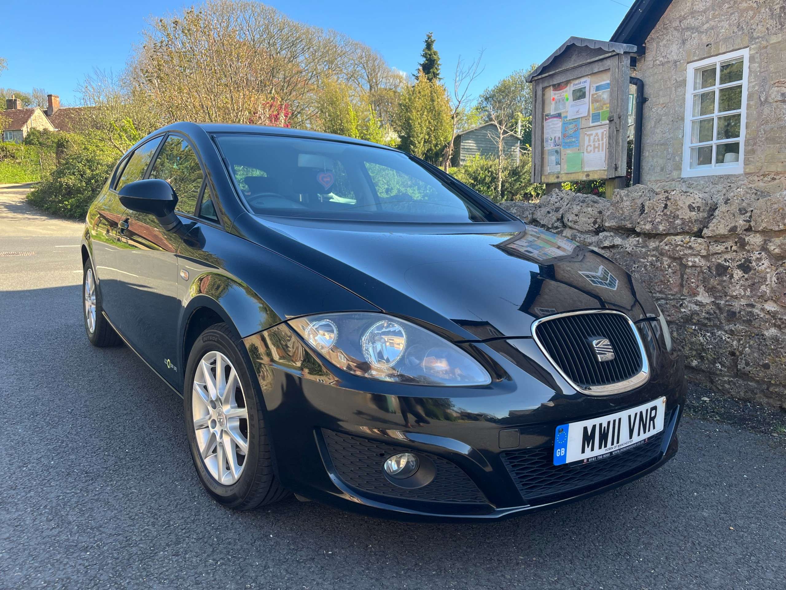 A 2011 SEAT LEON 1.6 TDI CR SE Copa Hatchback 5dr Diesel Manual Euro 5 (s/s) (105 ps) A 2011 SEAT LEON 1.6 TDI CR SE Copa Hatchback 5dr Diesel Manual Euro 5 (s/s) (105 ps)