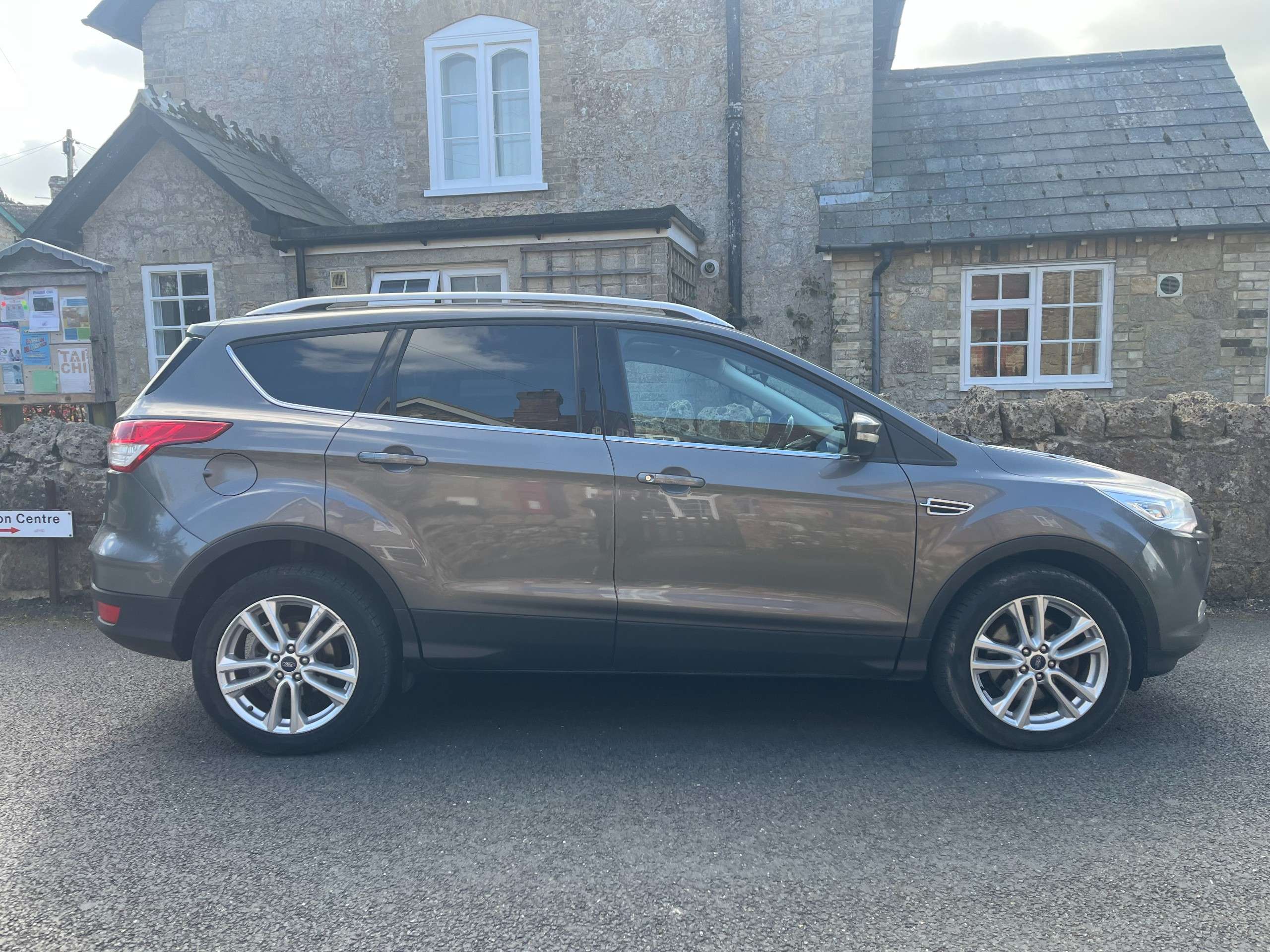 A 2013 FORD KUGA 2.0 TDCi Titanium X SUV 5dr Diesel Manual AWD Euro 5 (163 ps) A 2013 FORD KUGA 2.0 TDCi Titanium X SUV 5dr Diesel Manual AWD Euro 5 (163 ps)