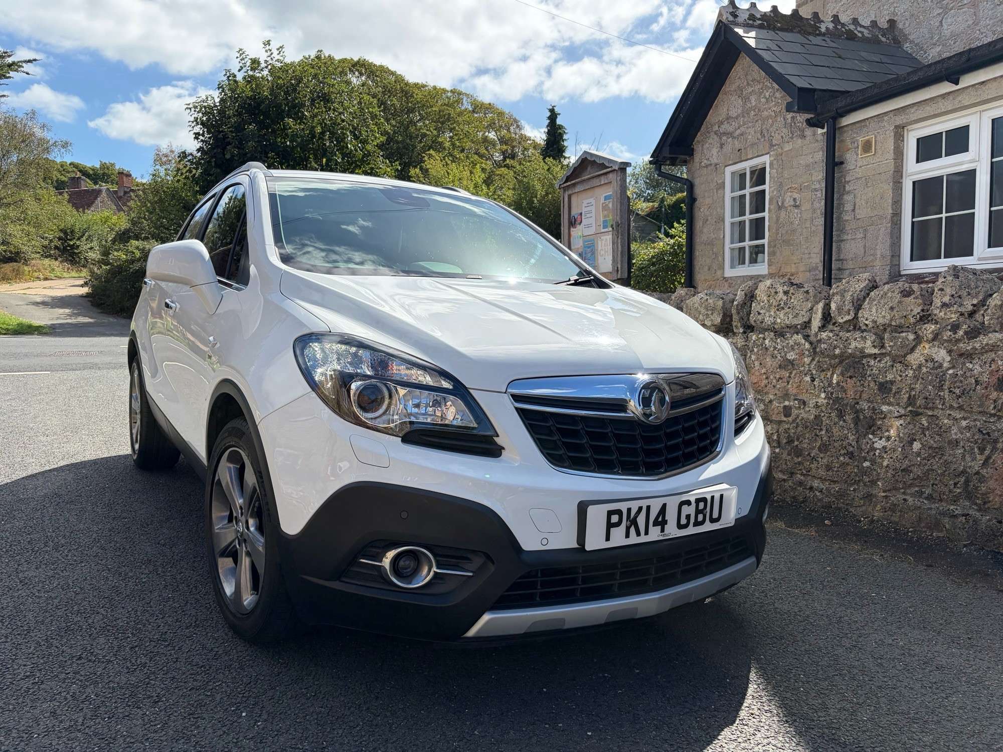 A 2014 VAUXHALL MOKKA 1.7 CDTi SE SUV 5dr Diesel Manual 4WD Euro 5 (s/s) (130 ps) A 2014 VAUXHALL MOKKA 1.7 CDTi SE SUV 5dr Diesel Manual 4WD Euro 5 (s/s) (130 ps)