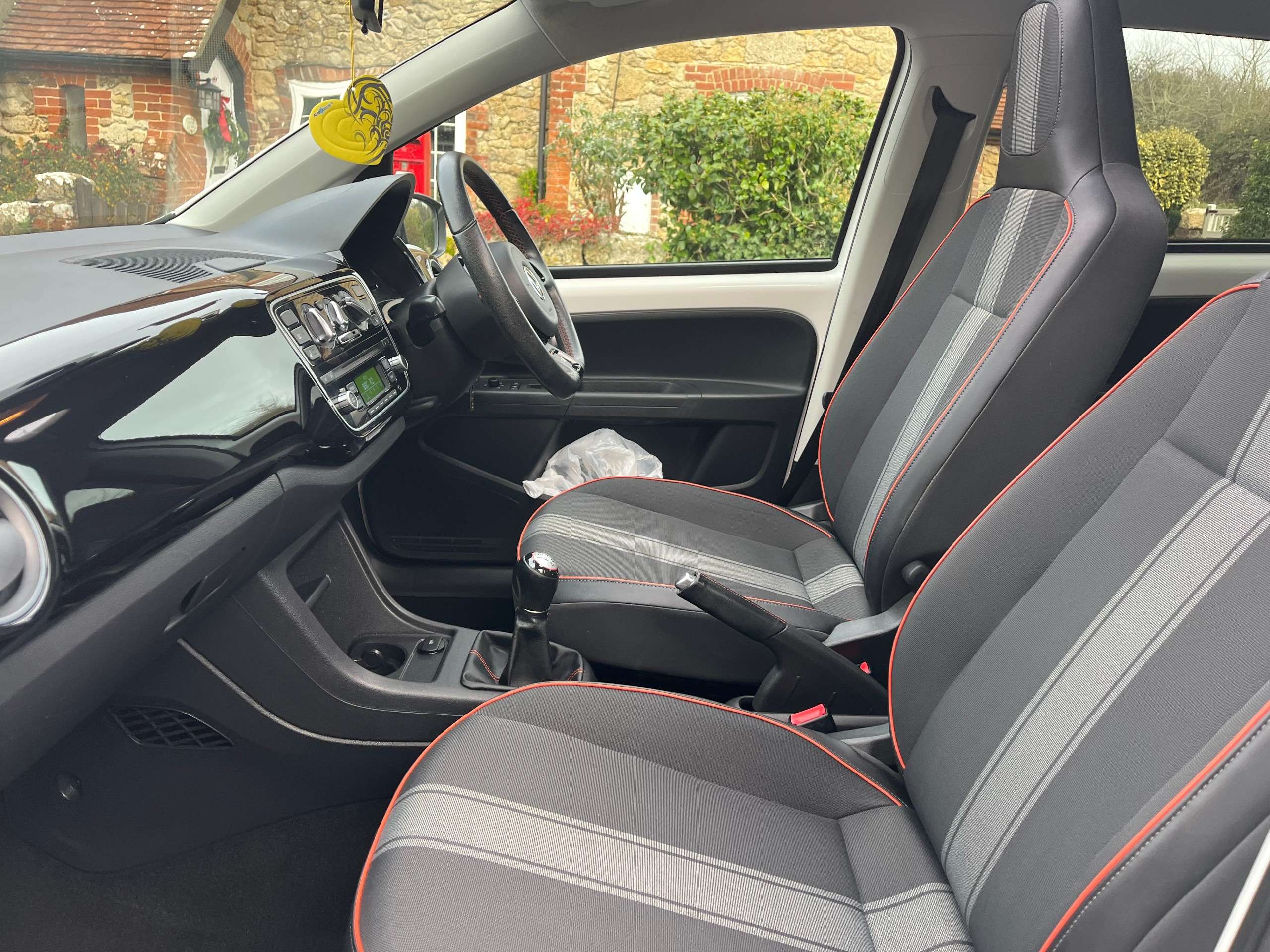 2013 VOLKSWAGEN UP! 2013 VOLKSWAGEN UP!