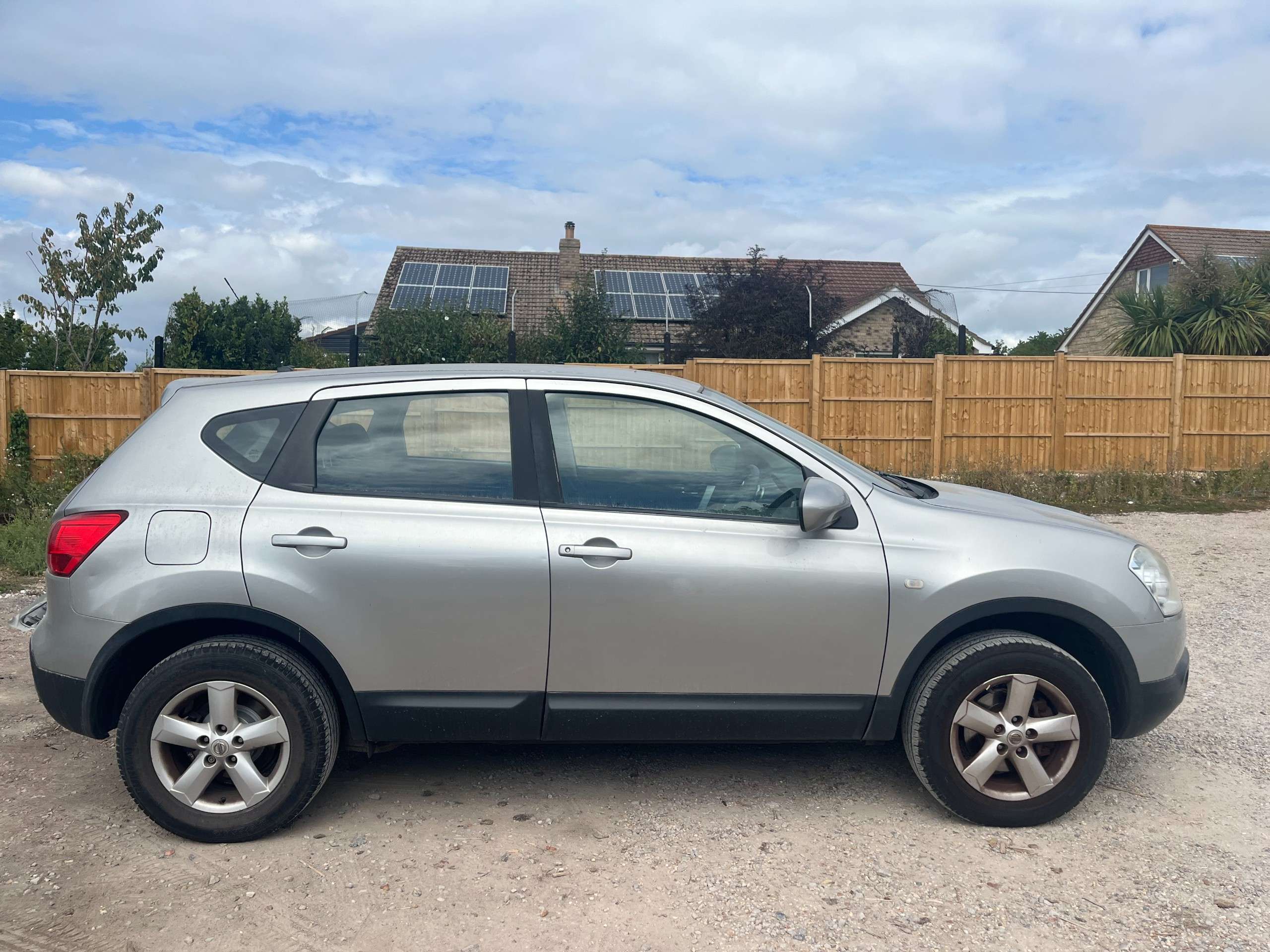 A 2008 NISSAN QASHQAI 1.6 Acenta Hatchback 5dr Petrol Manual 2WD (159 g/km, 113 bhp) A 2008 NISSAN QASHQAI 1.6 Acenta Hatchback 5dr Petrol Manual 2WD (159 g/km, 113 bhp)