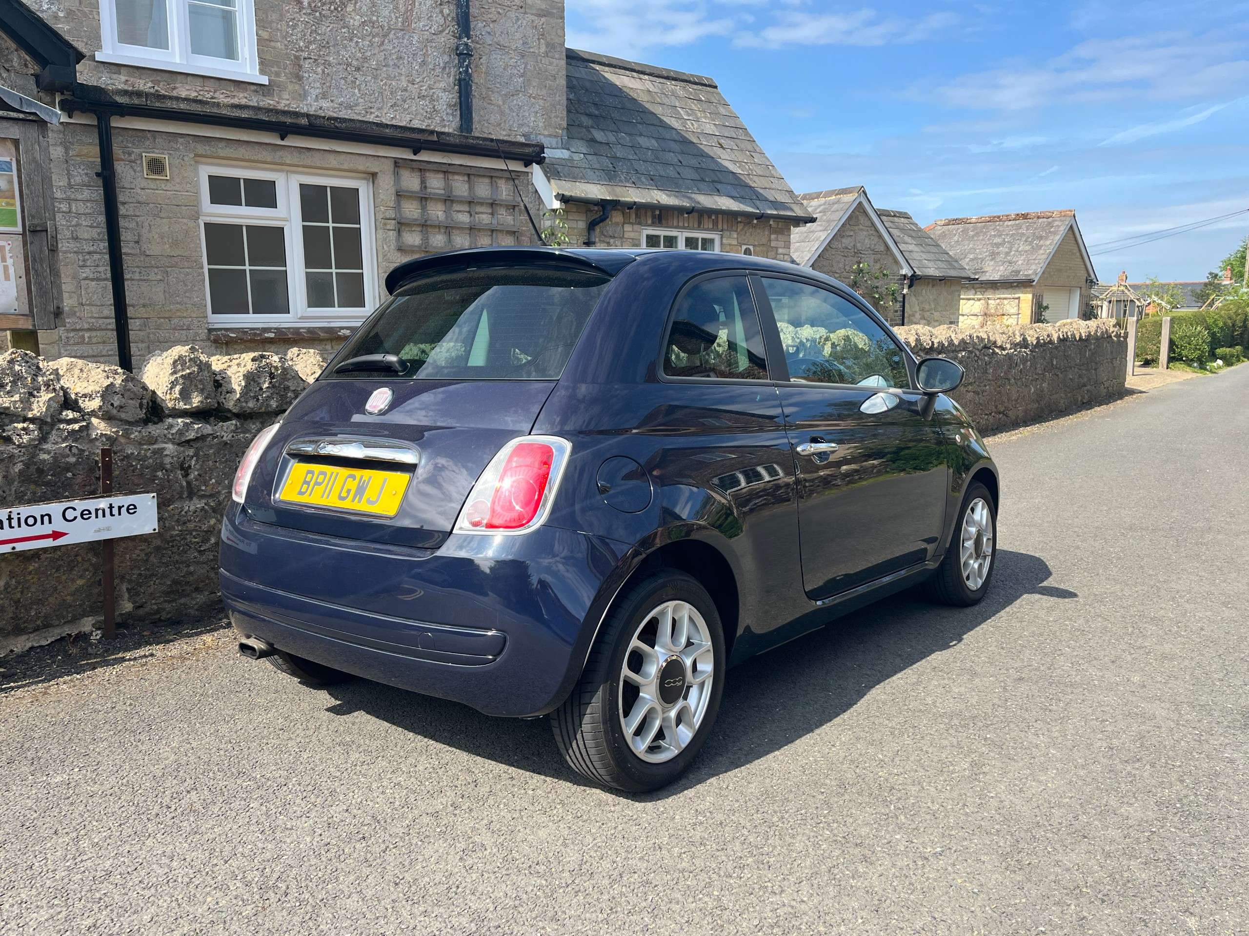 A 2011 FIAT 500 0.9 TwinAir Sport Hatchback 3dr Petrol Manual Euro 5 (s/s) (85 bhp) A 2011 FIAT 500 0.9 TwinAir Sport Hatchback 3dr Petrol Manual Euro 5 (s/s) (85 bhp)