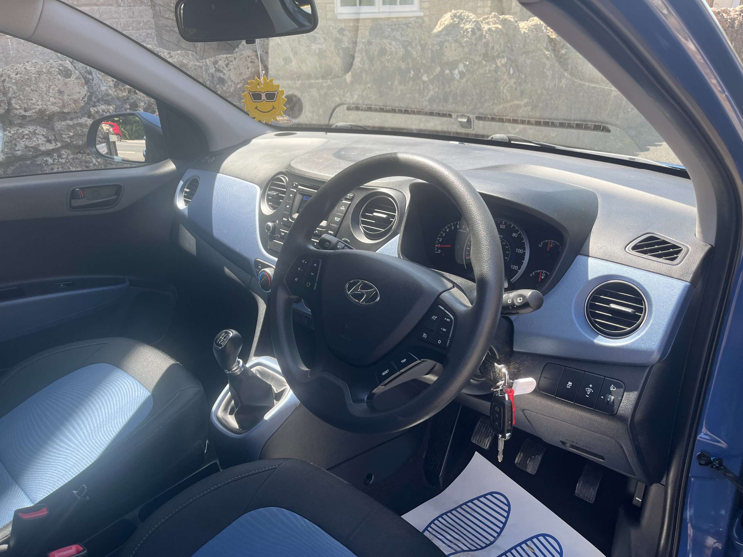 A 2016 HYUNDAI I10 1.0 SE Hatchback 5dr Petrol Manual Euro 5 (66 ps) A 2016 HYUNDAI I10 1.0 SE Hatchback 5dr Petrol Manual Euro 5 (66 ps)