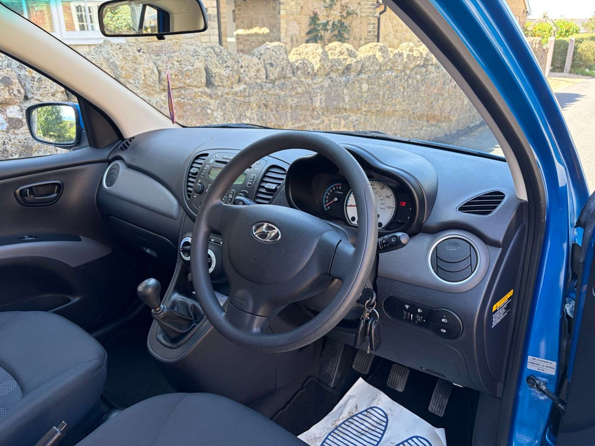 A 2010 HYUNDAI I10 1.2 Comfort Hatchback 5dr Petrol Manual Euro 4 (77 bhp) A 2010 HYUNDAI I10 1.2 Comfort Hatchback 5dr Petrol Manual Euro 4 (77 bhp)