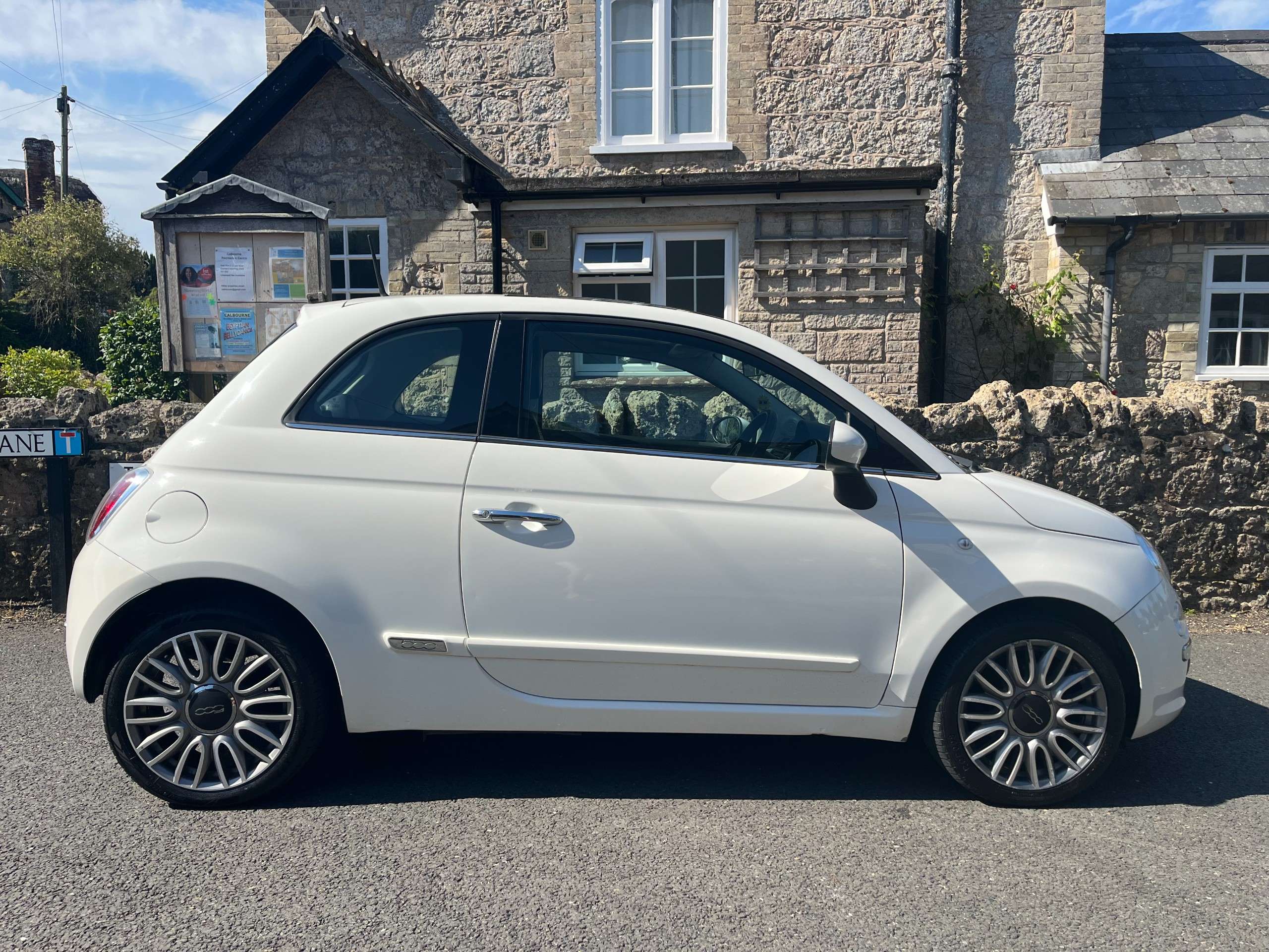 A 2015 FIAT 500 0.9 TwinAir Lounge Hatchback 3dr Petrol Manual Euro 6 (s/s) (85 bhp) A 2015 FIAT 500 0.9 TwinAir Lounge Hatchback 3dr Petrol Manual Euro 6 (s/s) (85 bhp)
