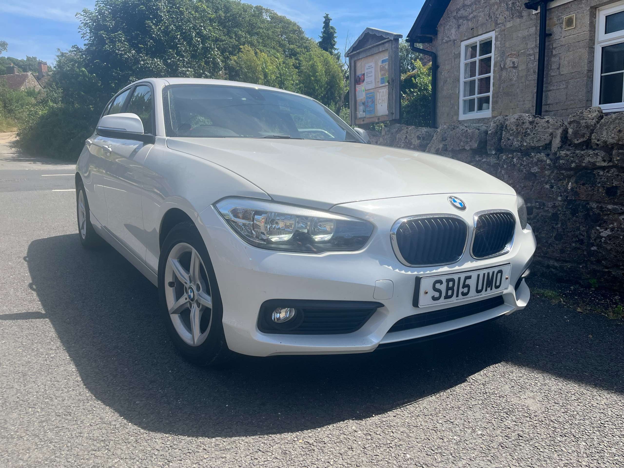A 2015 BMW 1 SERIES 1.5 116d SE Hatchback 5dr Diesel Manual Euro 6 (s/s) (116 ps) A 2015 BMW 1 SERIES 1.5 116d SE Hatchback 5dr Diesel Manual Euro 6 (s/s) (116 ps)