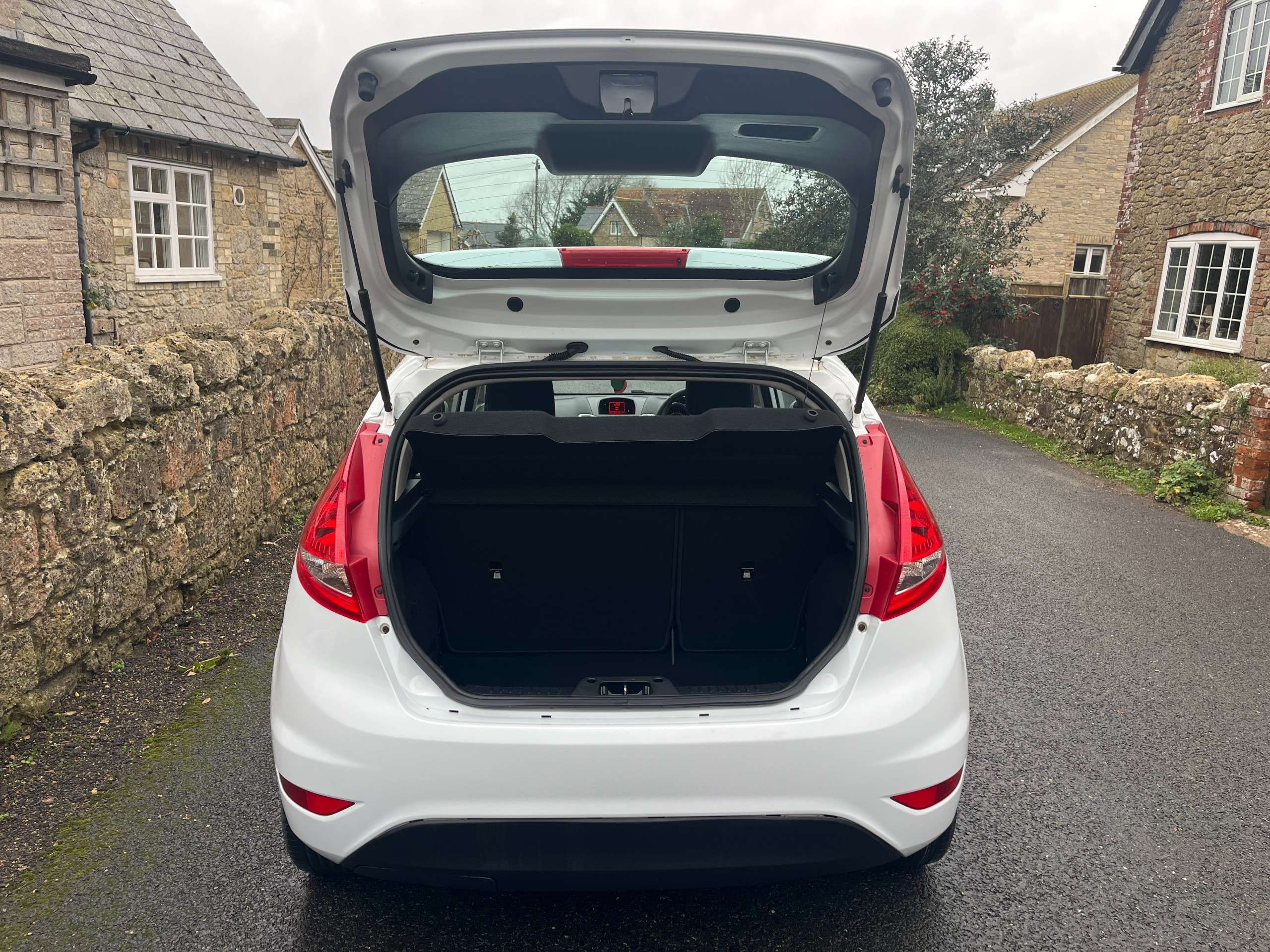 2011 FORD FIESTA 2011 FORD FIESTA