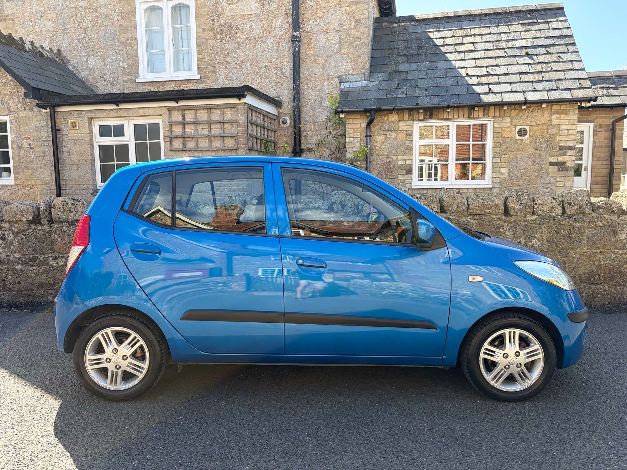 A 2010 HYUNDAI I10 1.2 Comfort Hatchback 5dr Petrol Manual Euro 4 (77 bhp) A 2010 HYUNDAI I10 1.2 Comfort Hatchback 5dr Petrol Manual Euro 4 (77 bhp)