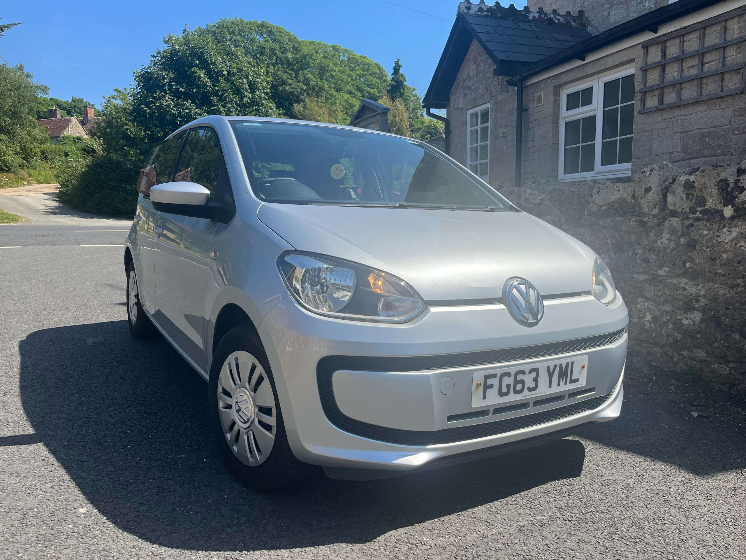 A 2013 VOLKSWAGEN UP! 1.0 Move up Hatchback 5dr Petrol Manual Euro 5 A 2013 VOLKSWAGEN UP! 1.0 Move up Hatchback 5dr Petrol Manual Euro 5