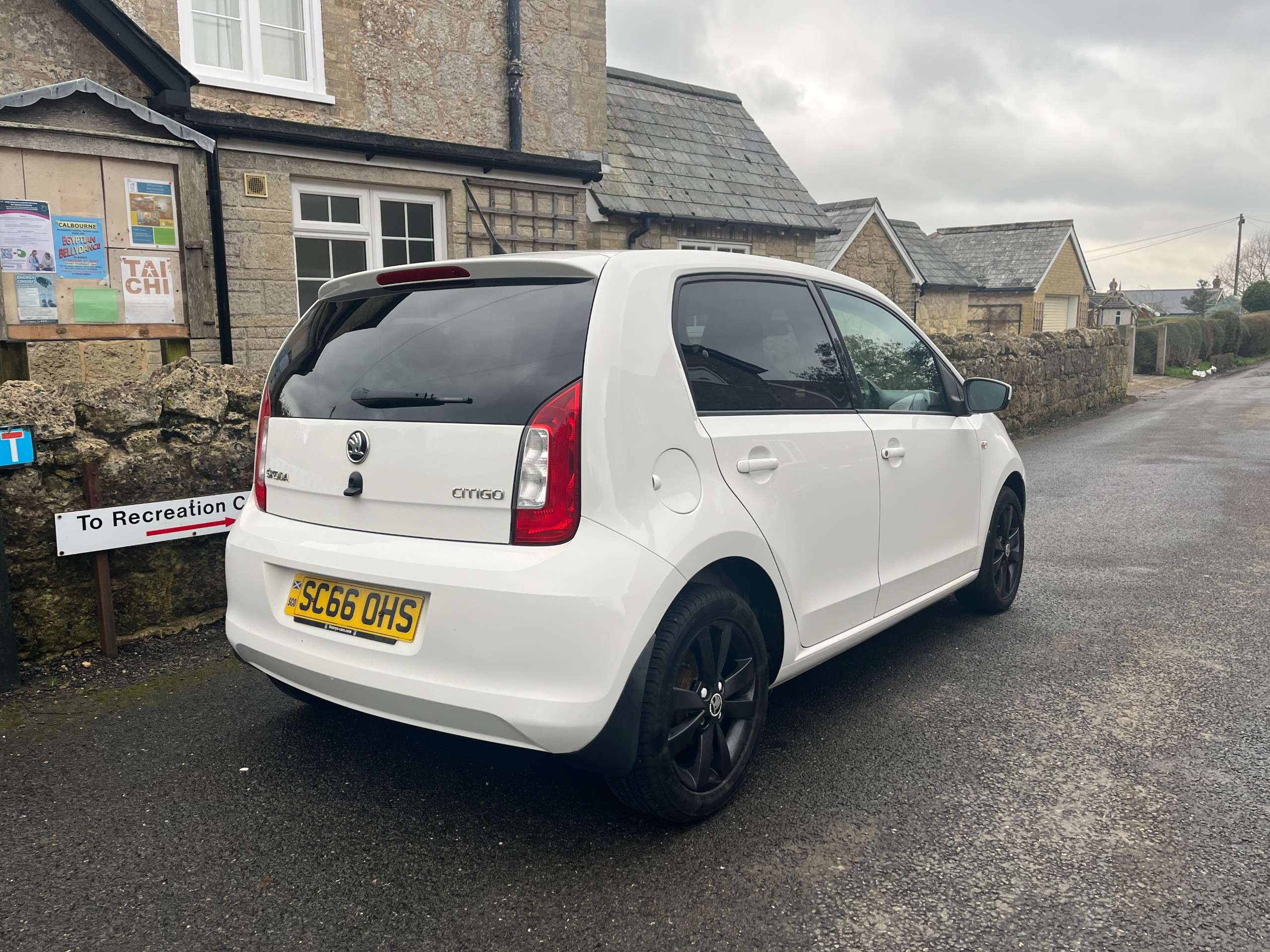 A 2016 SKODA CITIGO 1.0 MPI Colour Edition Hatchback 5dr Petrol Manual Euro 6 (60 ps) A 2016 SKODA CITIGO 1.0 MPI Colour Edition Hatchback 5dr Petrol Manual Euro 6 (60 ps)