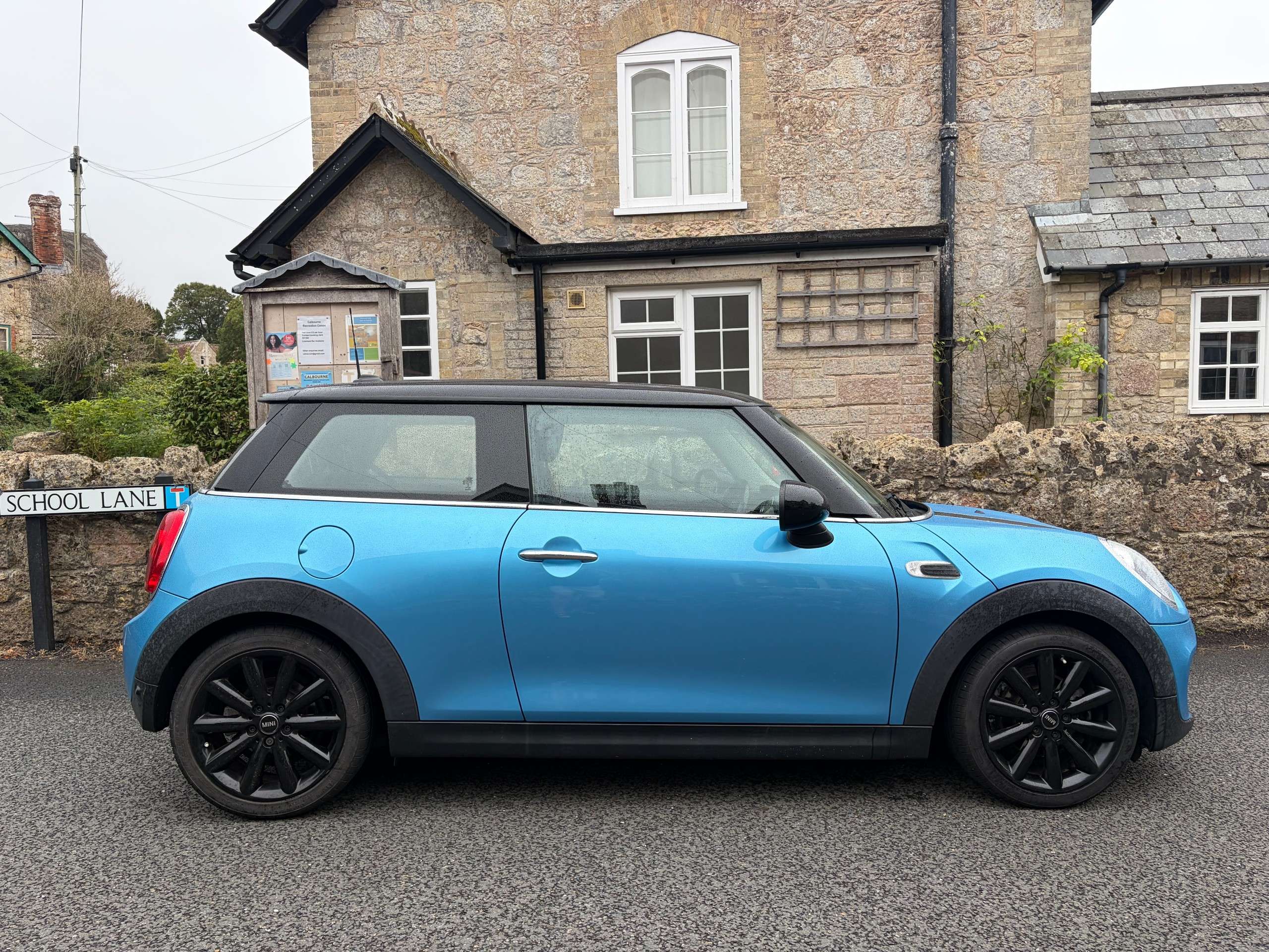 A 2015 MINI HATCH 1.5 Cooper Hatchback 3dr Petrol Auto Euro 6 (s/s) (136 ps) A 2015 MINI HATCH 1.5 Cooper Hatchback 3dr Petrol Auto Euro 6 (s/s) (136 ps)
