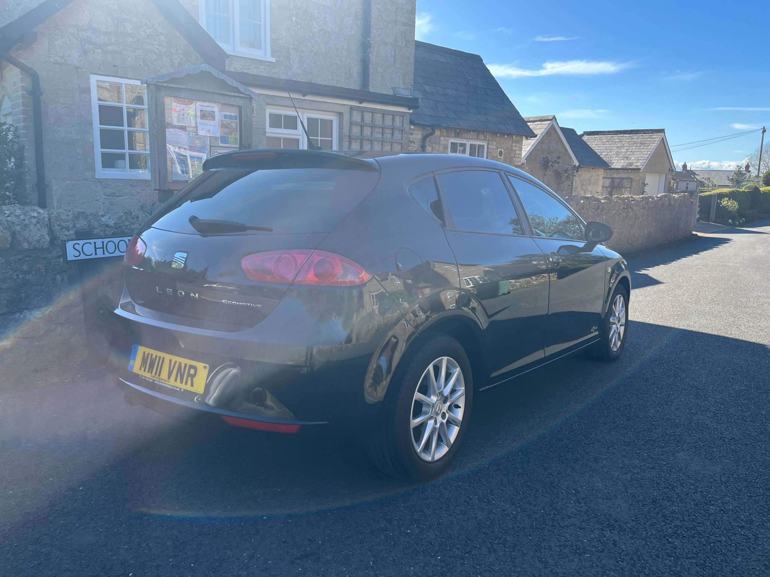 A 2011 SEAT LEON 1.6 TDI CR SE Copa Hatchback 5dr Diesel Manual Euro 5 (s/s) (105 ps) A 2011 SEAT LEON 1.6 TDI CR SE Copa Hatchback 5dr Diesel Manual Euro 5 (s/s) (105 ps)