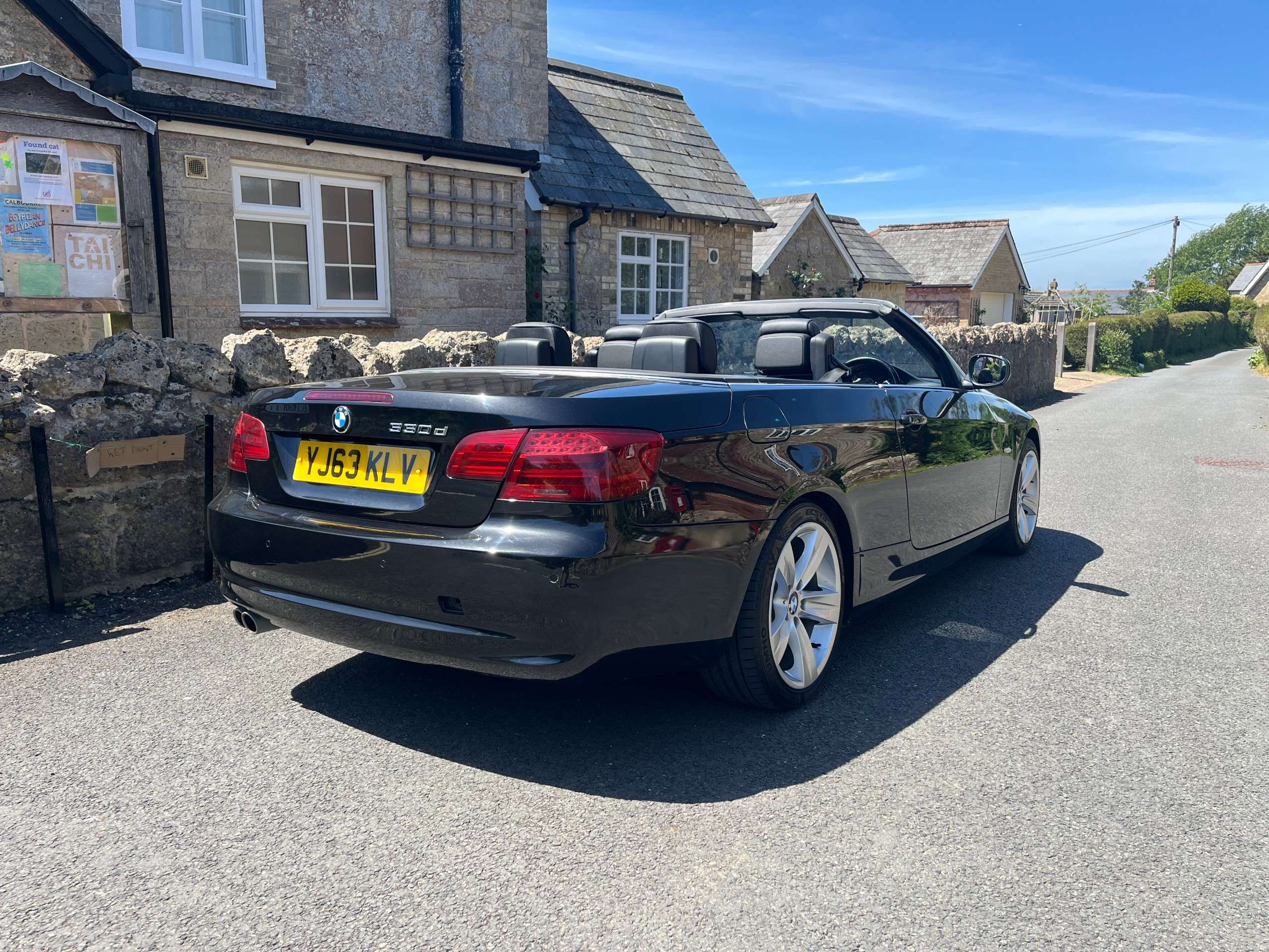 A 2013 BMW 3 SERIES 3.0 330d SE Convertible 2dr Diesel Auto Euro 5 (245 ps) A 2013 BMW 3 SERIES 3.0 330d SE Convertible 2dr Diesel Auto Euro 5 (245 ps)