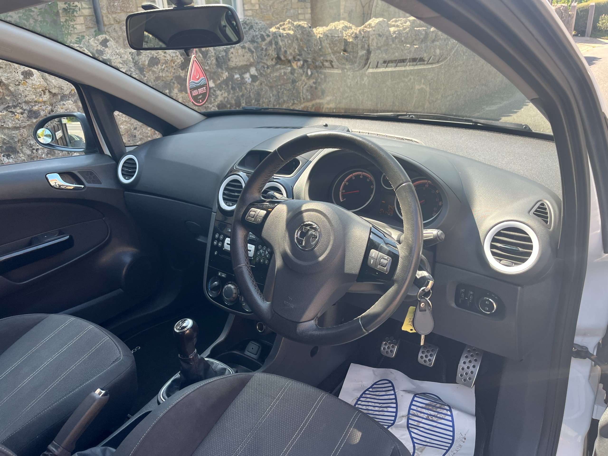 A 2013 VAUXHALL CORSA LIMITED EDITION 3-Door A 2013 VAUXHALL CORSA LIMITED EDITION 3-Door