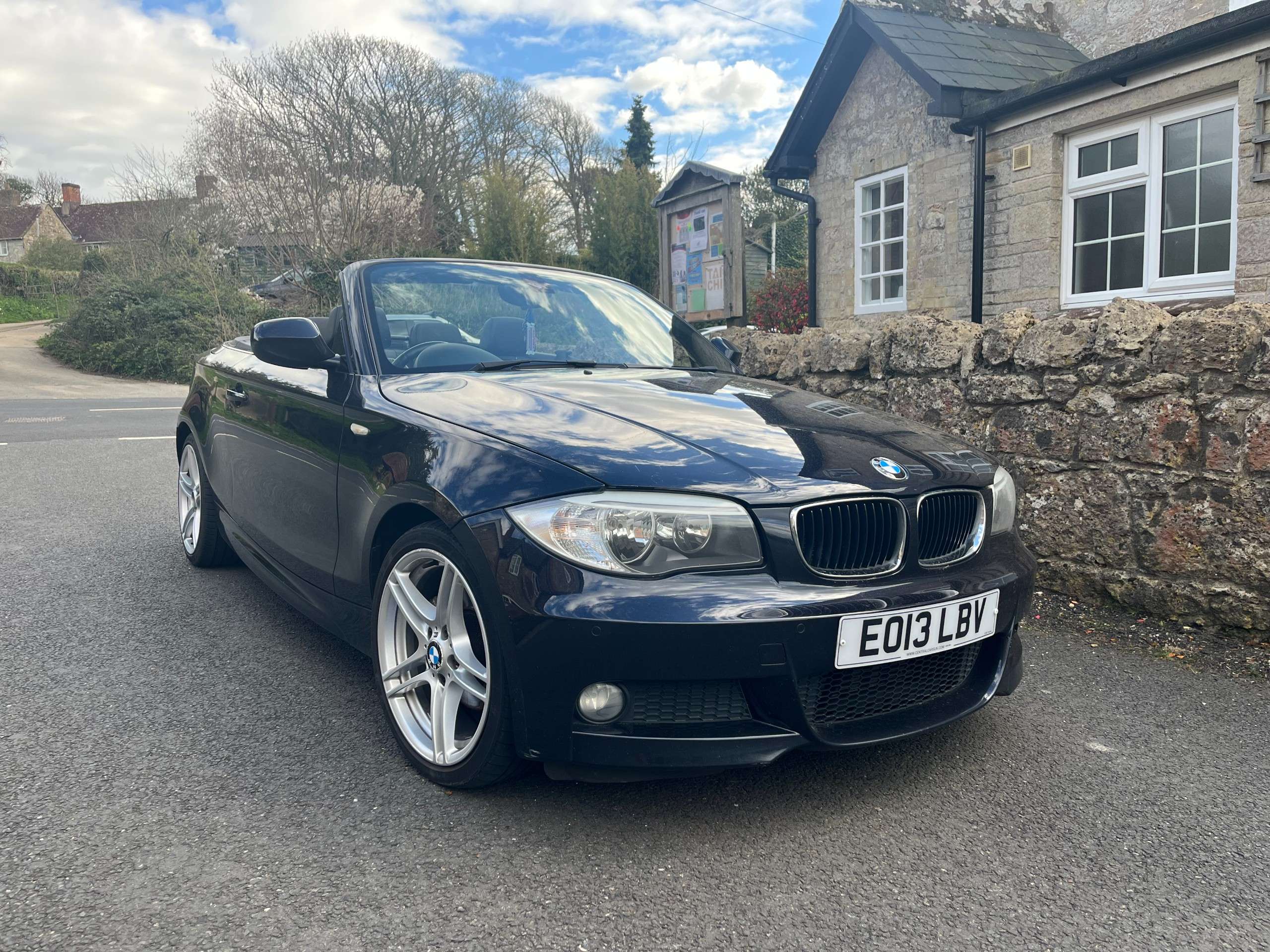 A 2013 BMW 1 SERIES 2.0 118d Sport Plus Edition Convertible 2dr Diesel Manual Euro 5 (s/s) (143 ps) A 2013 BMW 1 SERIES 2.0 118d Sport Plus Edition Convertible 2dr Diesel Manual Euro 5 (s/s) (143 ps)