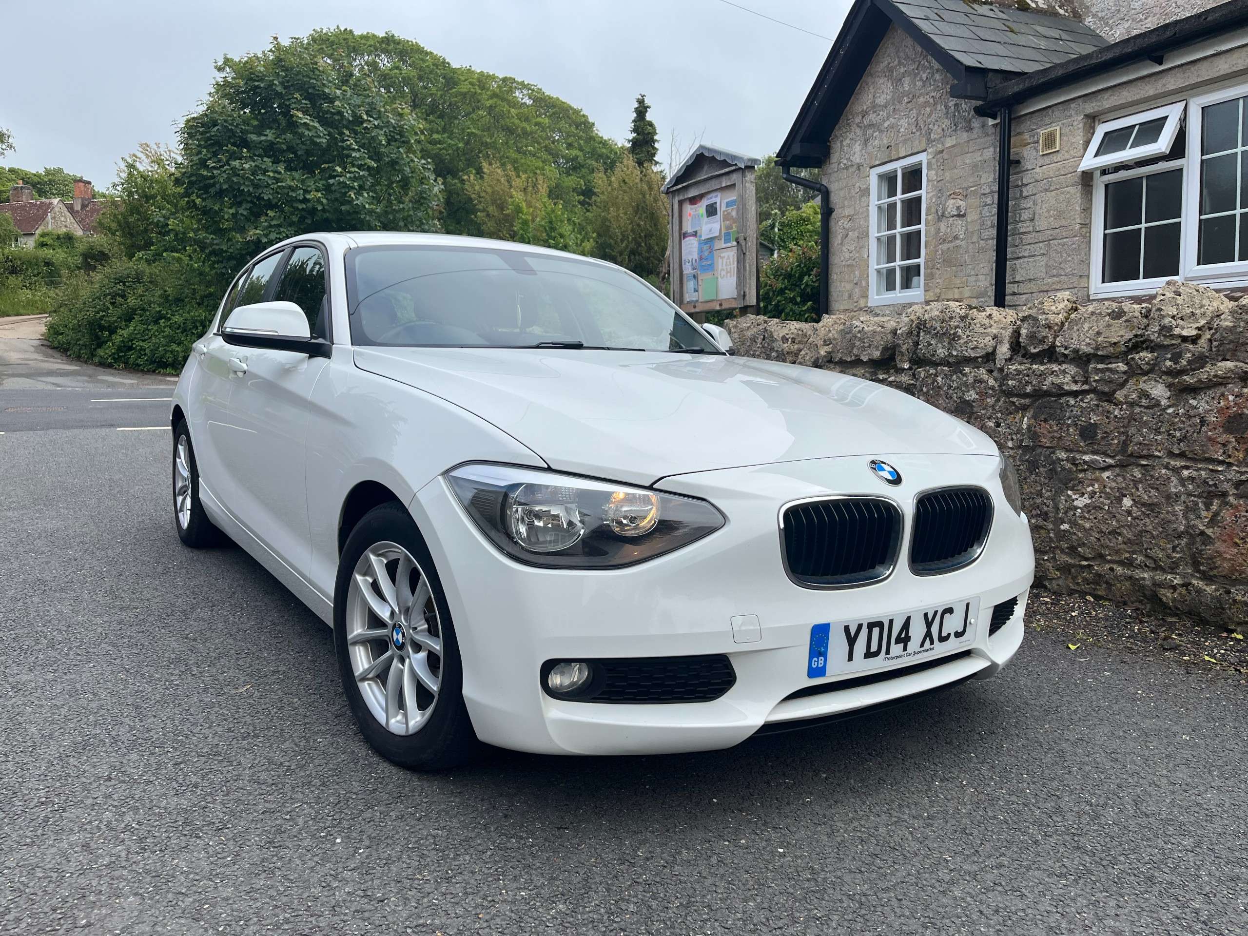 A 2014 BMW 1 SERIES 1.6 116d ED EfficientDynamics Hatchback 5dr Diesel Manual Euro 5 (s/s) (116 ps) A 2014 BMW 1 SERIES 1.6 116d ED EfficientDynamics Hatchback 5dr Diesel Manual Euro 5 (s/s) (116 ps)
