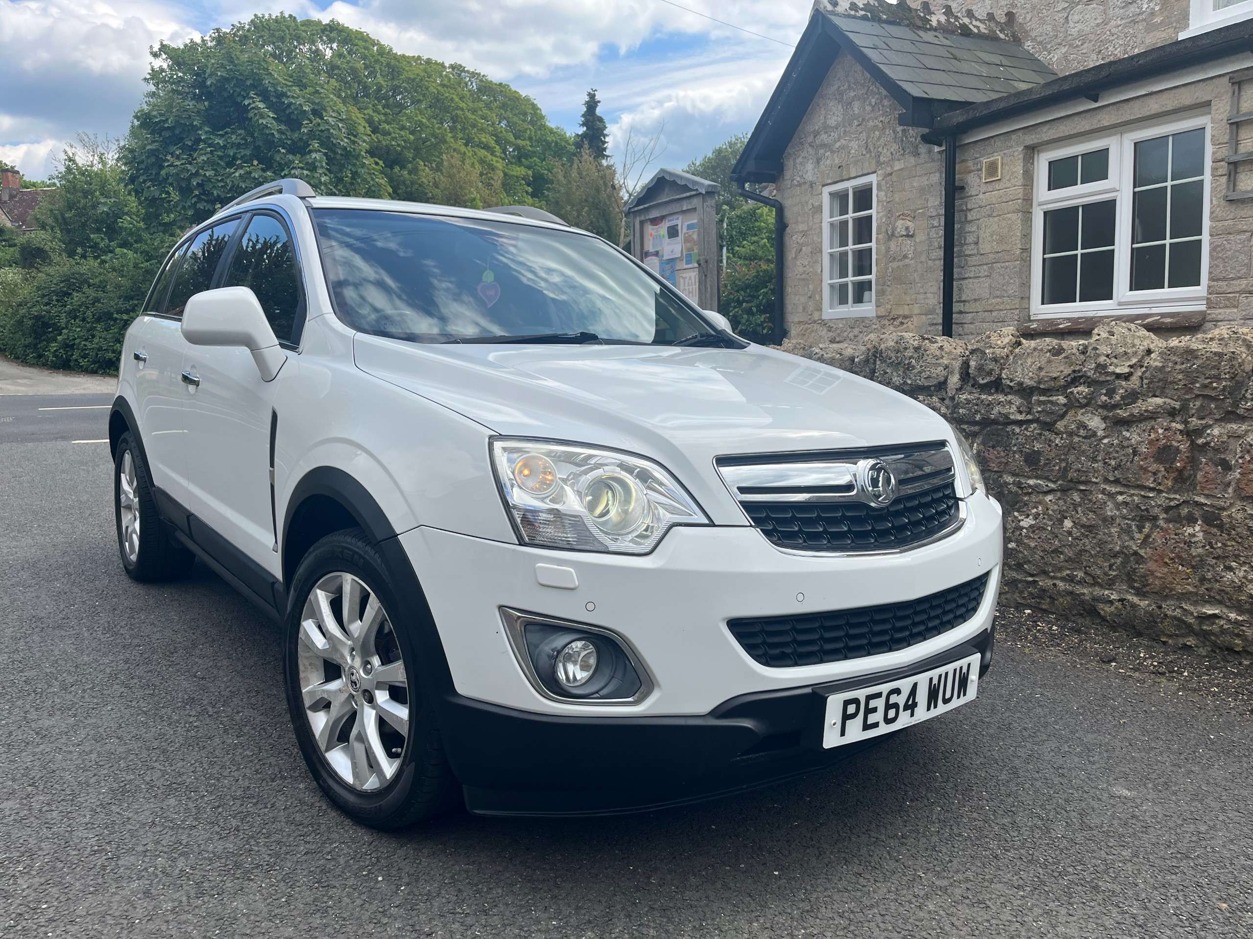 A 2014 VAUXHALL ANTARA 2.2 CDTi SE SUV 5dr Diesel Manual 4WD Euro 5 (s/s) (SNav) (163 ps) A 2014 VAUXHALL ANTARA 2.2 CDTi SE SUV 5dr Diesel Manual 4WD Euro 5 (s/s) (SNav) (163 ps)