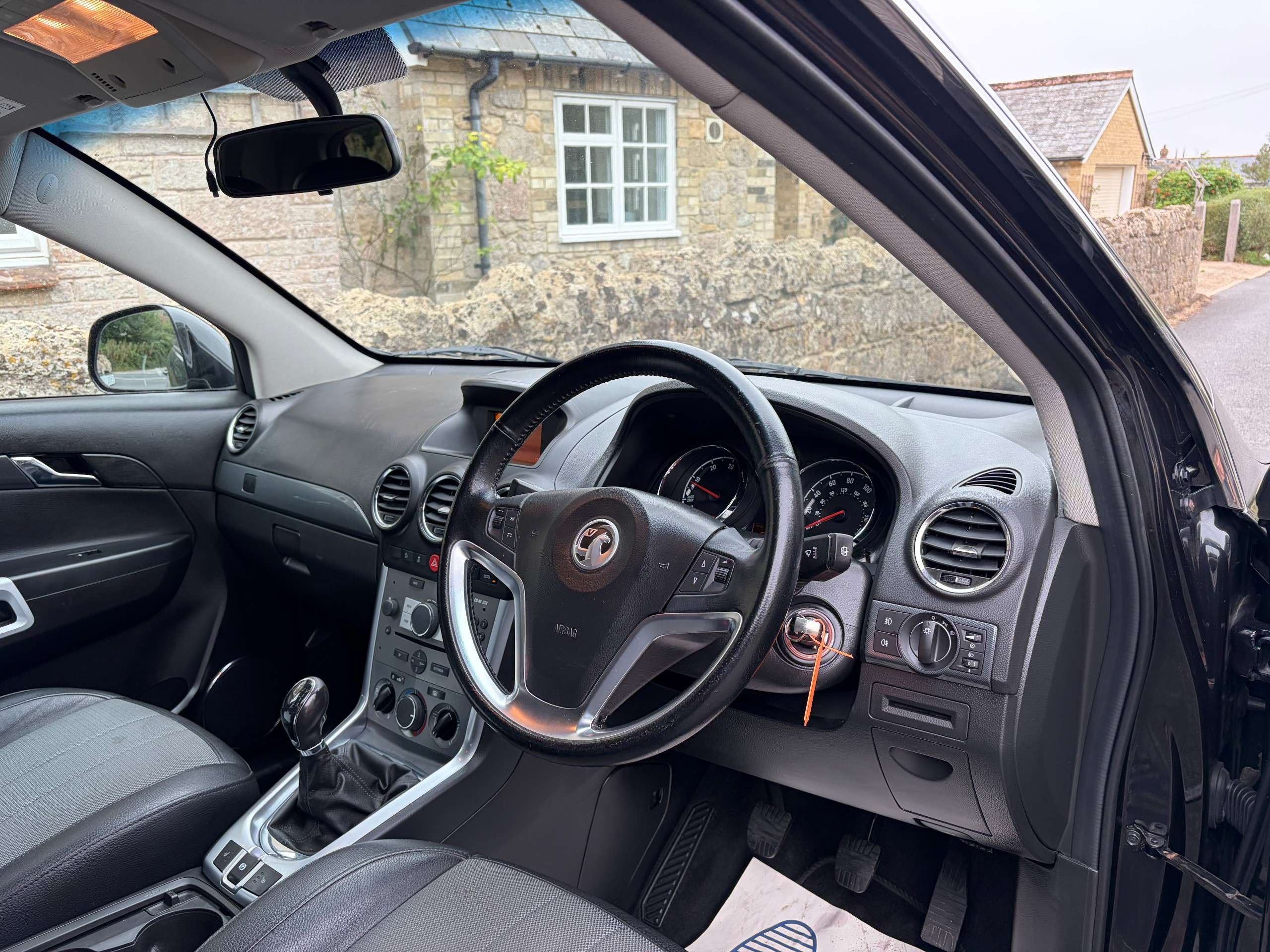 A 2014 VAUXHALL ANTARA 2.2 CDTi Exclusiv SUV 5dr Diesel Manual 2WD Euro 5 (s/s) (163 ps) A 2014 VAUXHALL ANTARA 2.2 CDTi Exclusiv SUV 5dr Diesel Manual 2WD Euro 5 (s/s) (163 ps)
