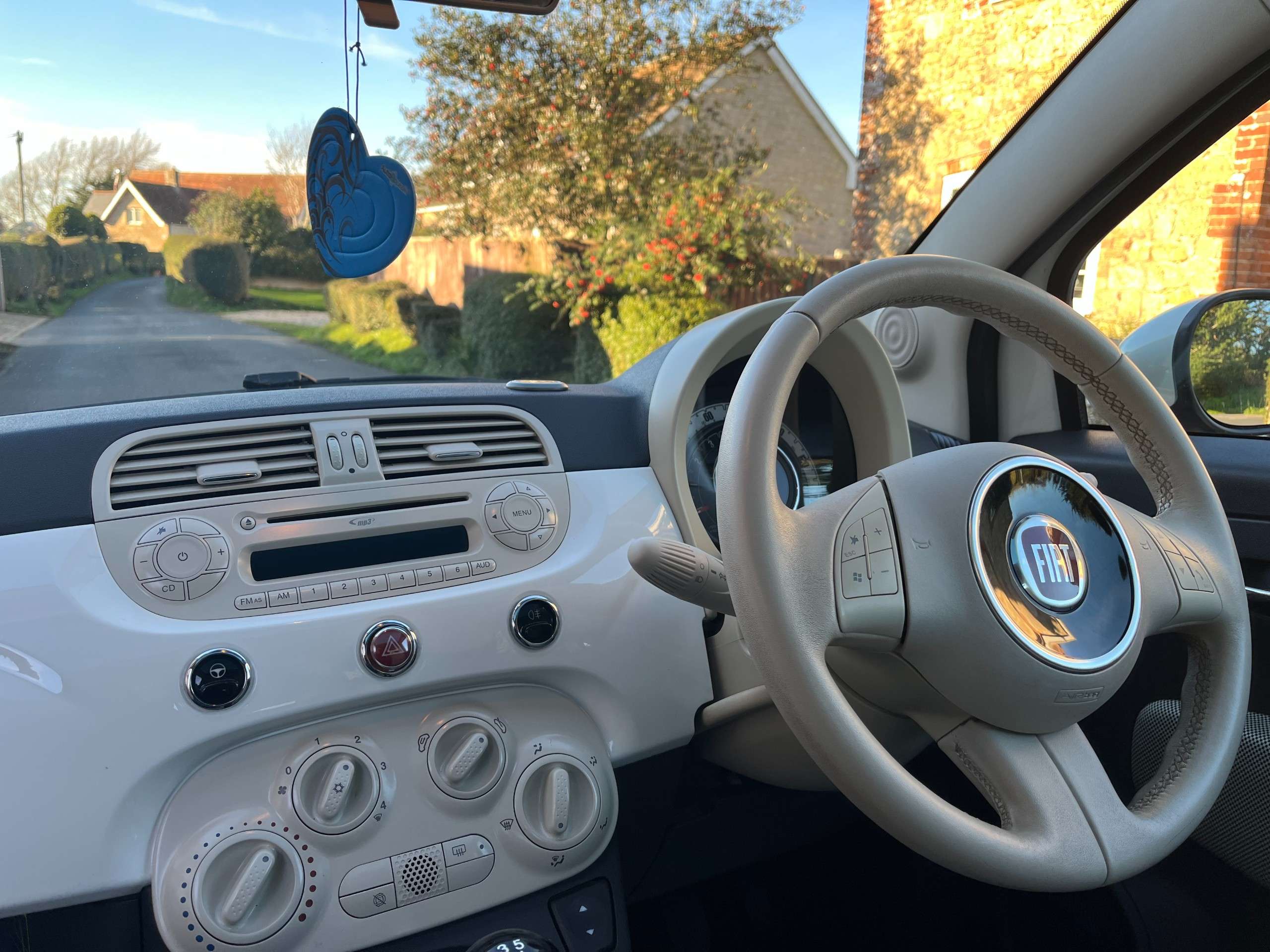 2011 FIAT 500 2011 FIAT 500