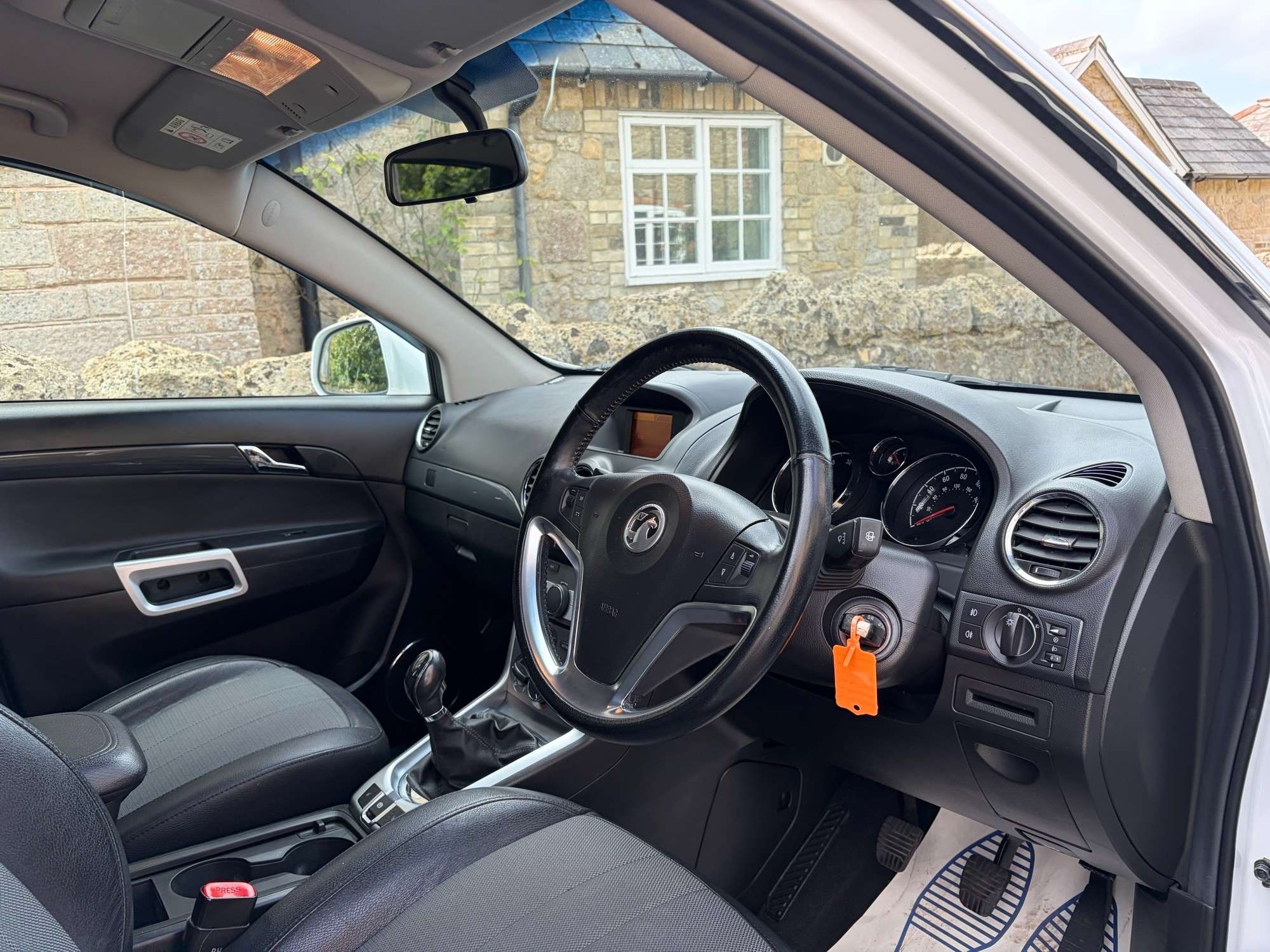 A 2014 VAUXHALL ANTARA 2.2 CDTi Exclusiv SUV 5dr Diesel Manual 2WD Euro 5 (s/s) (163 ps) A 2014 VAUXHALL ANTARA 2.2 CDTi Exclusiv SUV 5dr Diesel Manual 2WD Euro 5 (s/s) (163 ps)