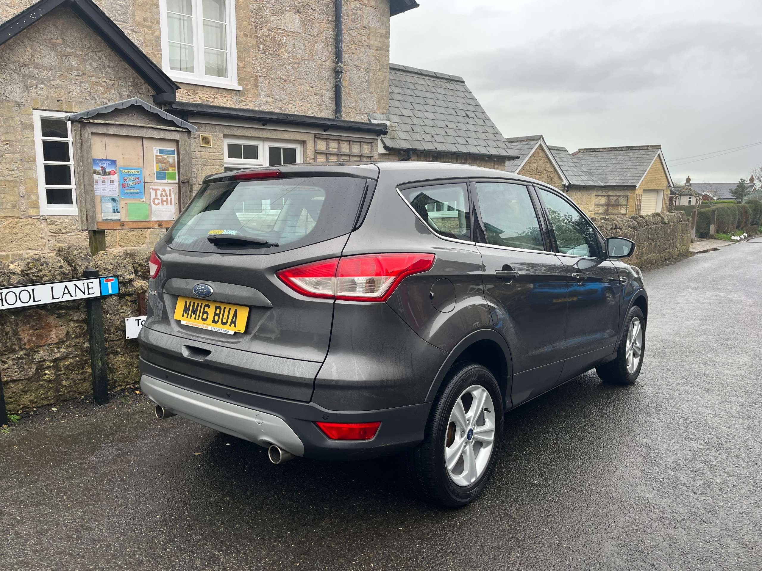 A 2016 FORD KUGA 2.0 TDCi Zetec SUV 5dr Diesel Manual 2WD Euro 6 (s/s) (150 ps) A 2016 FORD KUGA 2.0 TDCi Zetec SUV 5dr Diesel Manual 2WD Euro 6 (s/s) (150 ps)
