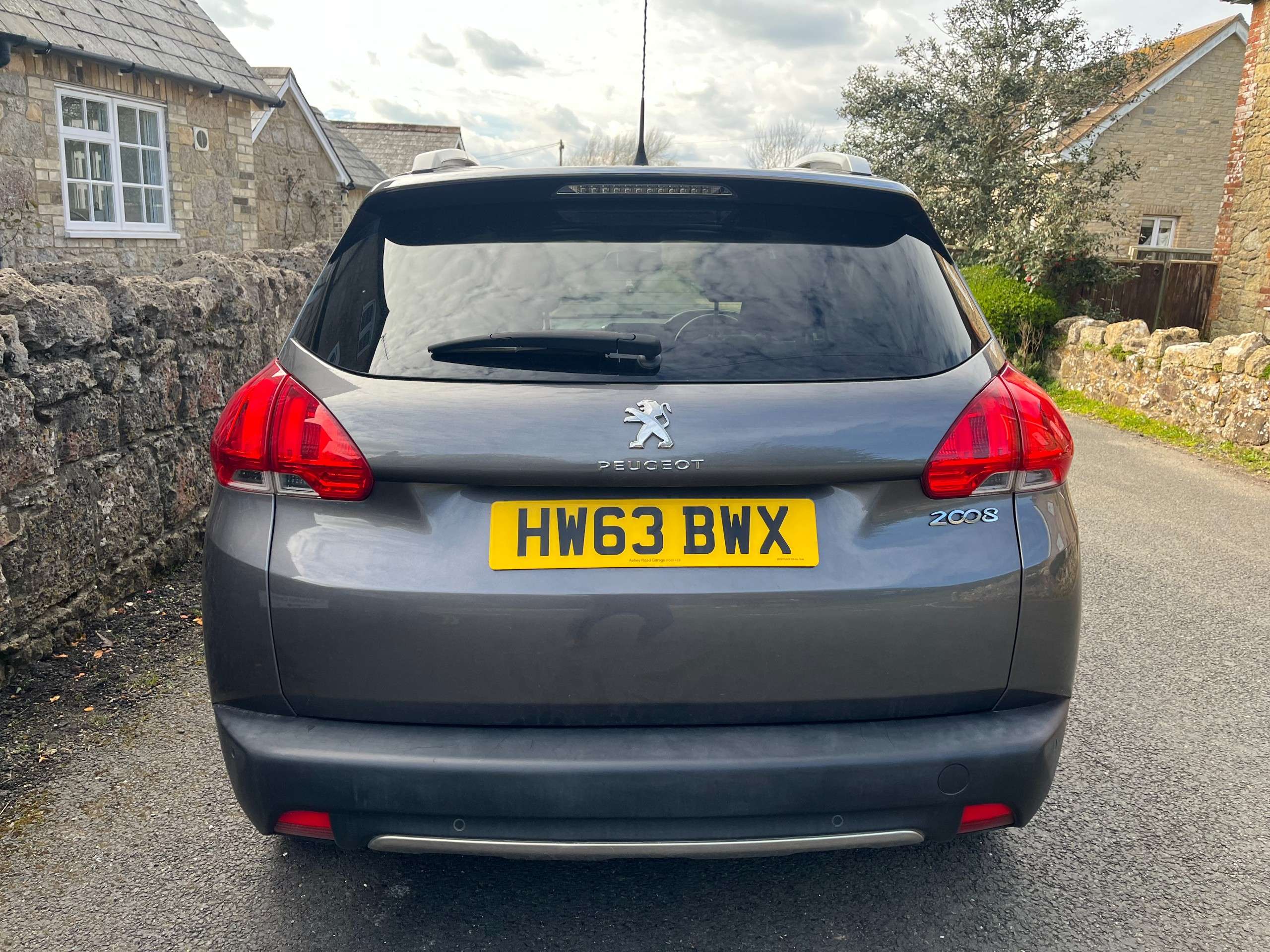 2013 PEUGEOT 2008 2013 PEUGEOT 2008