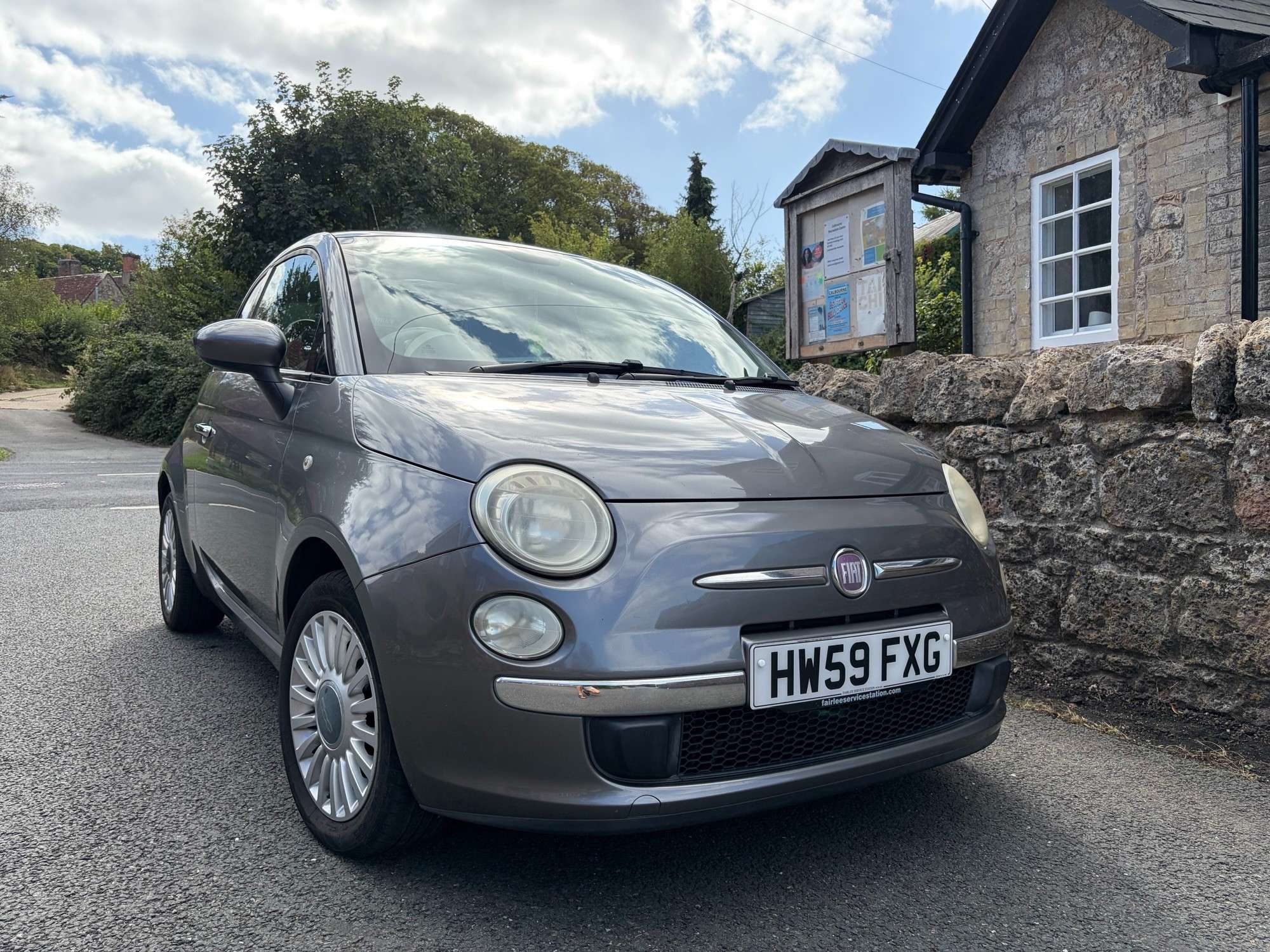 A 2009 FIAT 500 1.3 MultiJet Lounge Hatchback 3dr Diesel Manual Euro 4 (75 bhp) A 2009 FIAT 500 1.3 MultiJet Lounge Hatchback 3dr Diesel Manual Euro 4 (75 bhp)