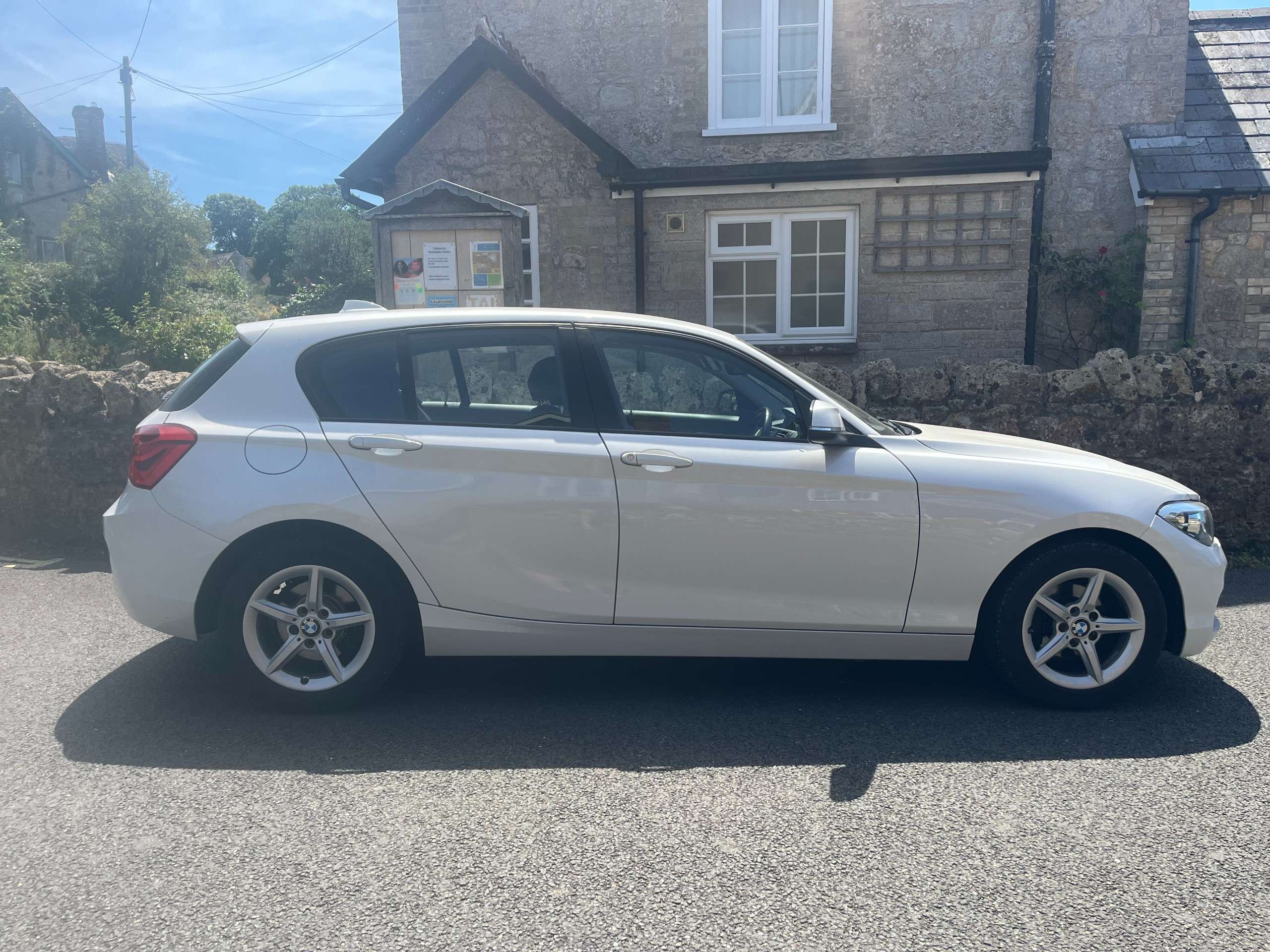 A 2015 BMW 1 SERIES 1.5 116d SE Hatchback 5dr Diesel Manual Euro 6 (s/s) (116 ps) A 2015 BMW 1 SERIES 1.5 116d SE Hatchback 5dr Diesel Manual Euro 6 (s/s) (116 ps)