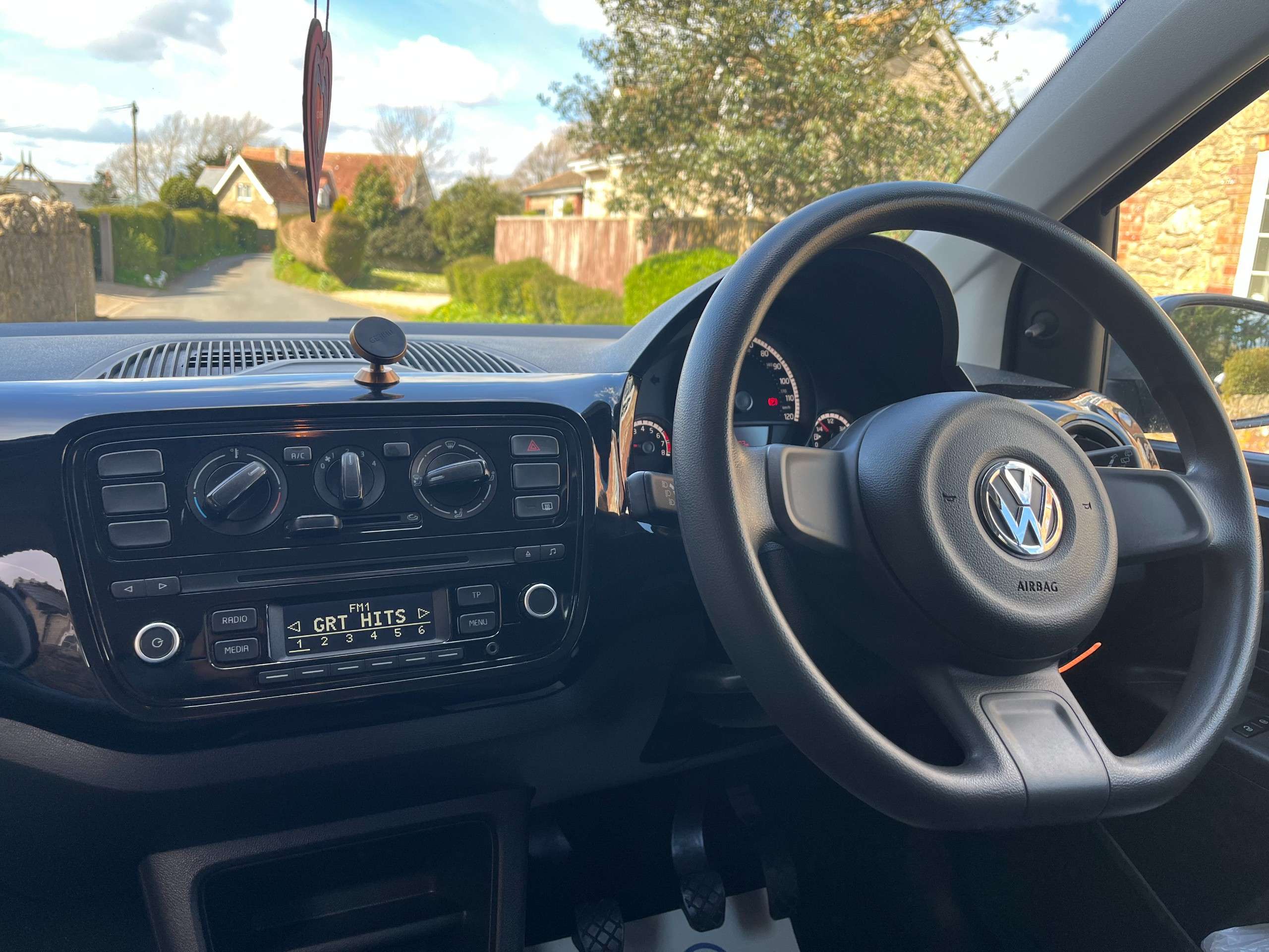 2014 VOLKSWAGEN UP! 2014 VOLKSWAGEN UP!