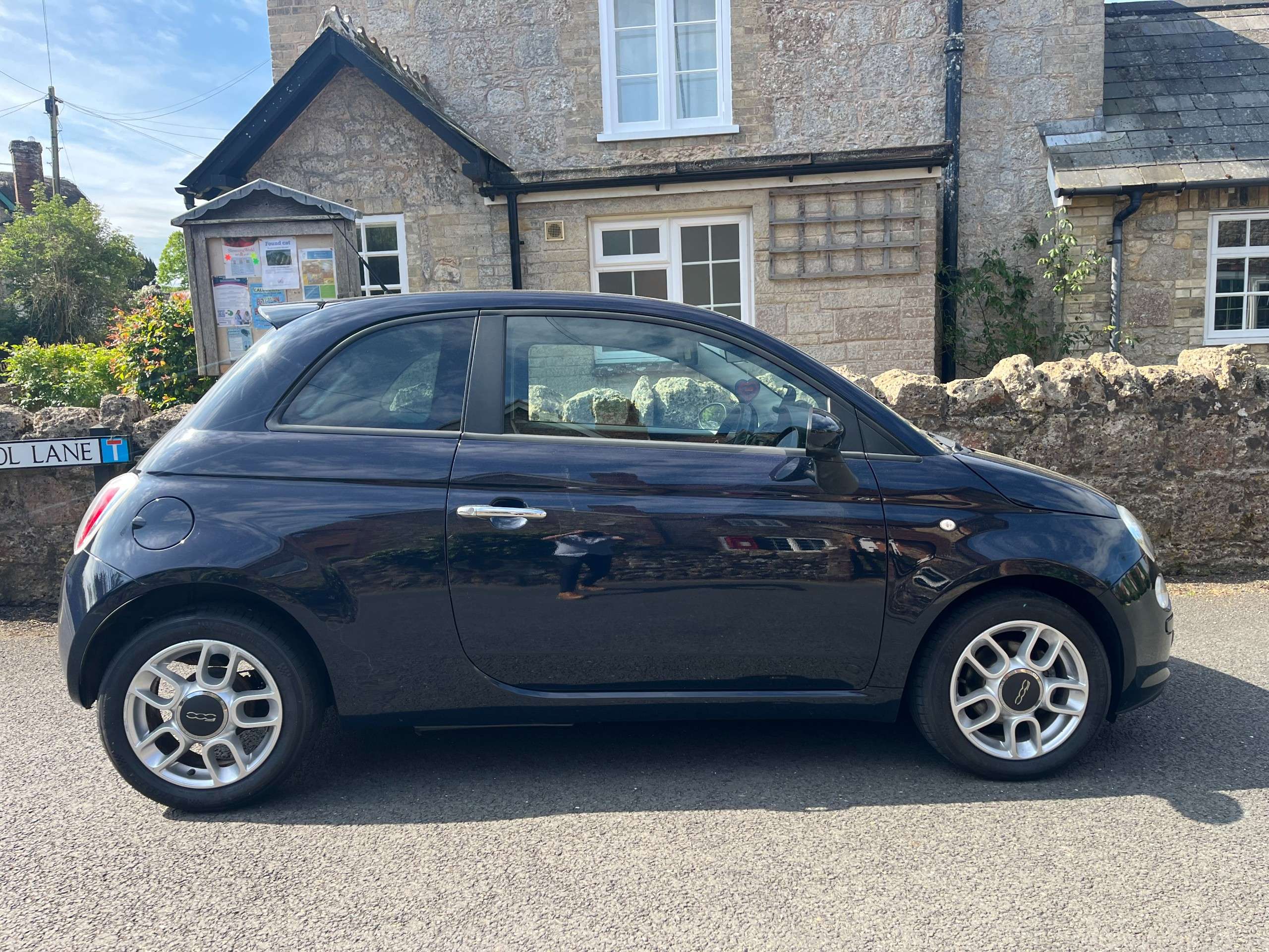 A 2011 FIAT 500 0.9 TwinAir Sport Hatchback 3dr Petrol Manual Euro 5 (s/s) (85 bhp) A 2011 FIAT 500 0.9 TwinAir Sport Hatchback 3dr Petrol Manual Euro 5 (s/s) (85 bhp)