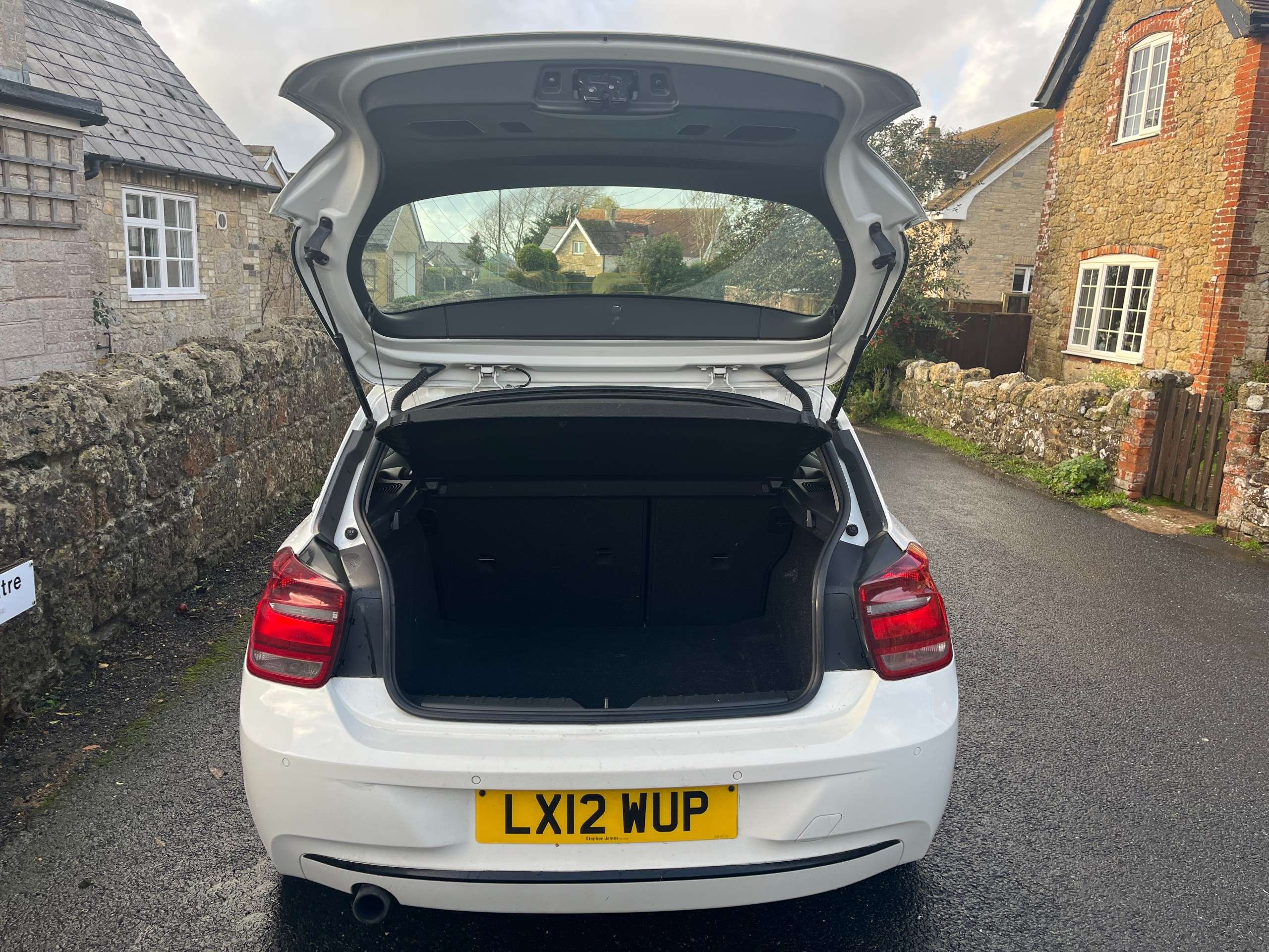 2012 BMW 1 SERIES 2012 BMW 1 SERIES