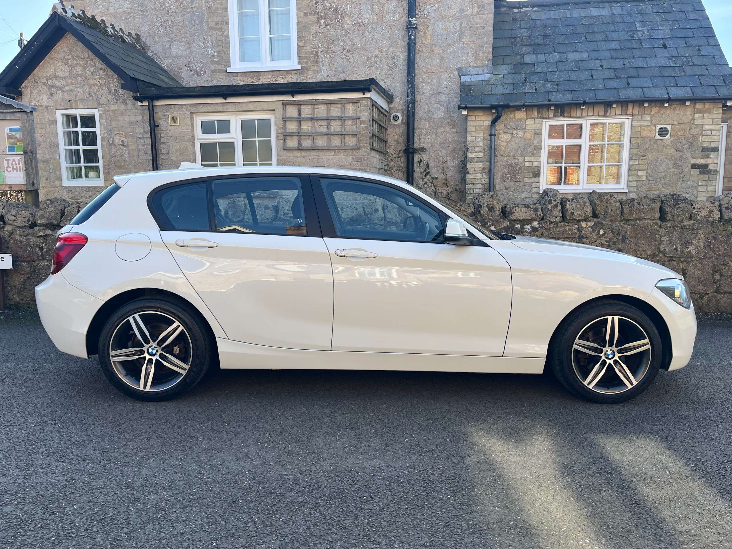 A 2013 BMW 1 SERIES 2.0 116d Sport Hatchback 5dr Diesel Auto Euro 5 (s/s) (116 ps) A 2013 BMW 1 SERIES 2.0 116d Sport Hatchback 5dr Diesel Auto Euro 5 (s/s) (116 ps)