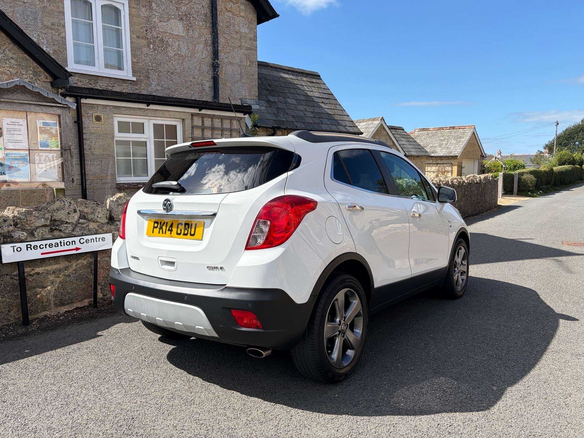 A 2014 VAUXHALL MOKKA 1.7 CDTi SE SUV 5dr Diesel Manual 4WD Euro 5 (s/s) (130 ps) A 2014 VAUXHALL MOKKA 1.7 CDTi SE SUV 5dr Diesel Manual 4WD Euro 5 (s/s) (130 ps)