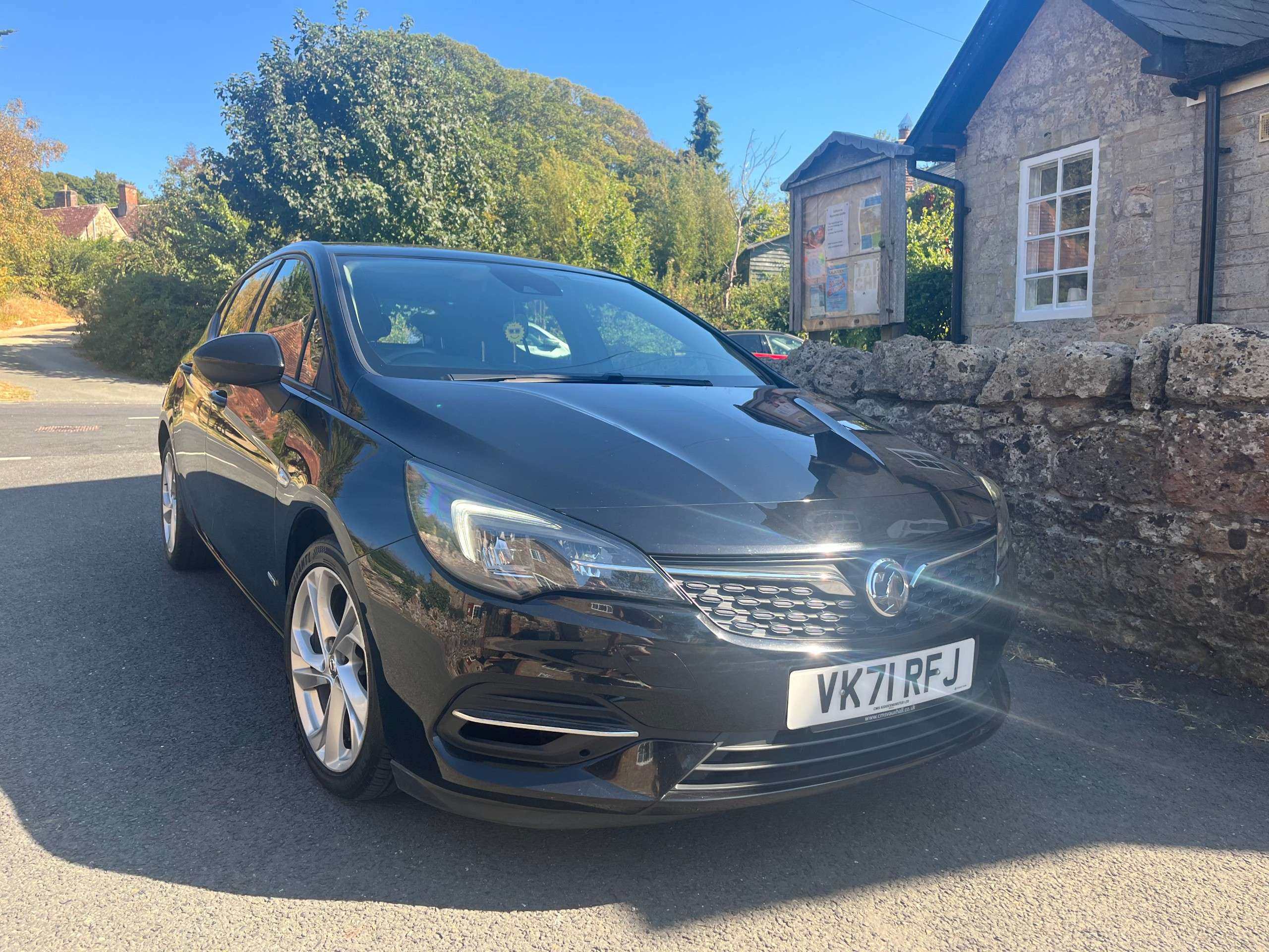 A 2021 VAUXHALL ASTRA 1.5 Turbo D SRi Nav Hatchback 5dr Diesel Manual Euro 6 (s/s) (122 ps) A 2021 VAUXHALL ASTRA 1.5 Turbo D SRi Nav Hatchback 5dr Diesel Manual Euro 6 (s/s) (122 ps)