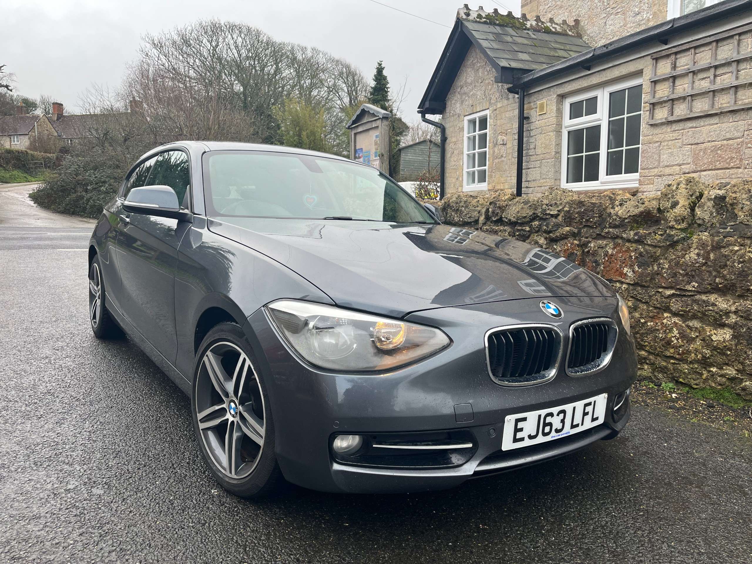 A 2013 BMW 1 SERIES 1.6 116i Sport Hatchback 3dr Petrol Manual Euro 6 (s/s) (136 ps) A 2013 BMW 1 SERIES 1.6 116i Sport Hatchback 3dr Petrol Manual Euro 6 (s/s) (136 ps)