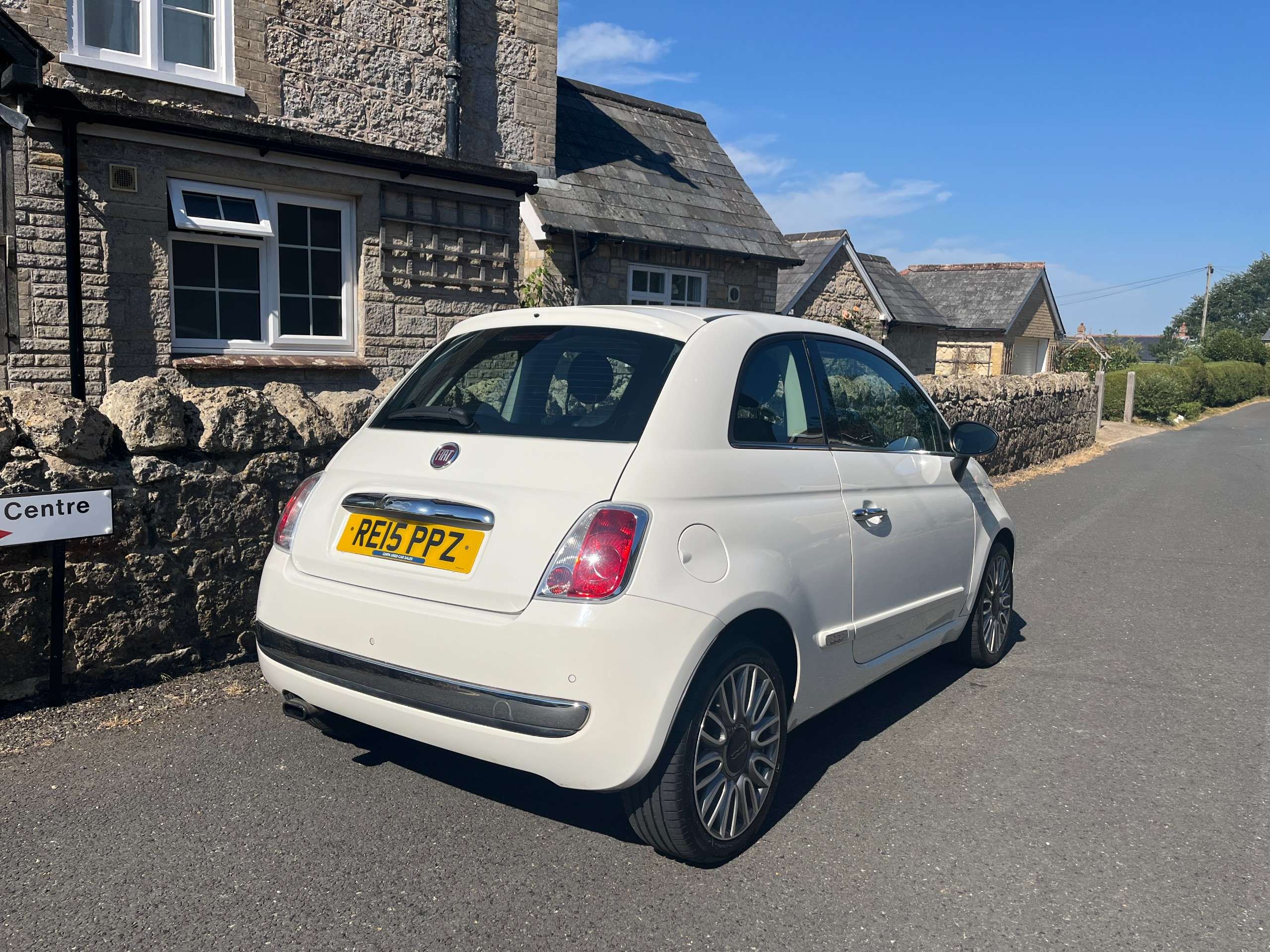 A 2015 FIAT 500 0.9 TwinAir Lounge Hatchback 3dr Petrol Manual Euro 6 (s/s) (85 bhp) A 2015 FIAT 500 0.9 TwinAir Lounge Hatchback 3dr Petrol Manual Euro 6 (s/s) (85 bhp)